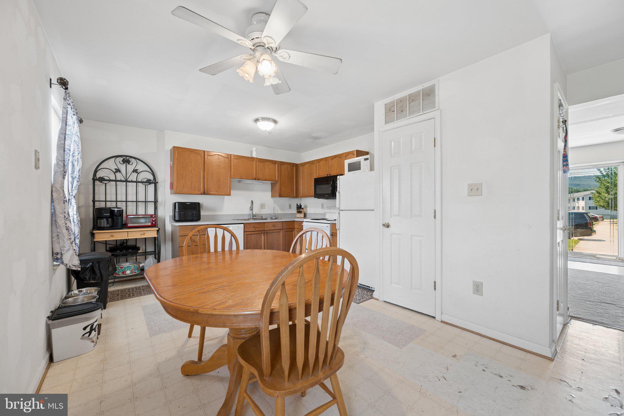 ALBERT COURTS - Residential
