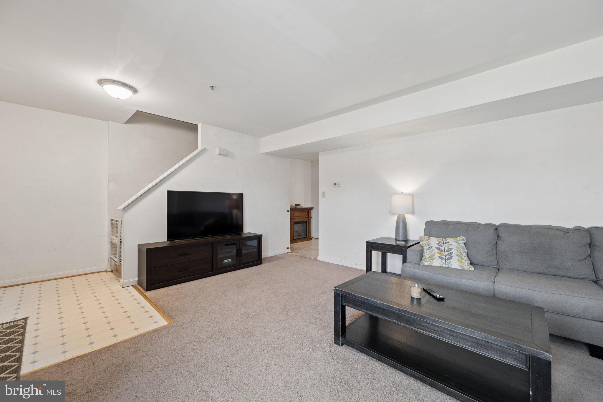 ALBERT COURTS - Residential
