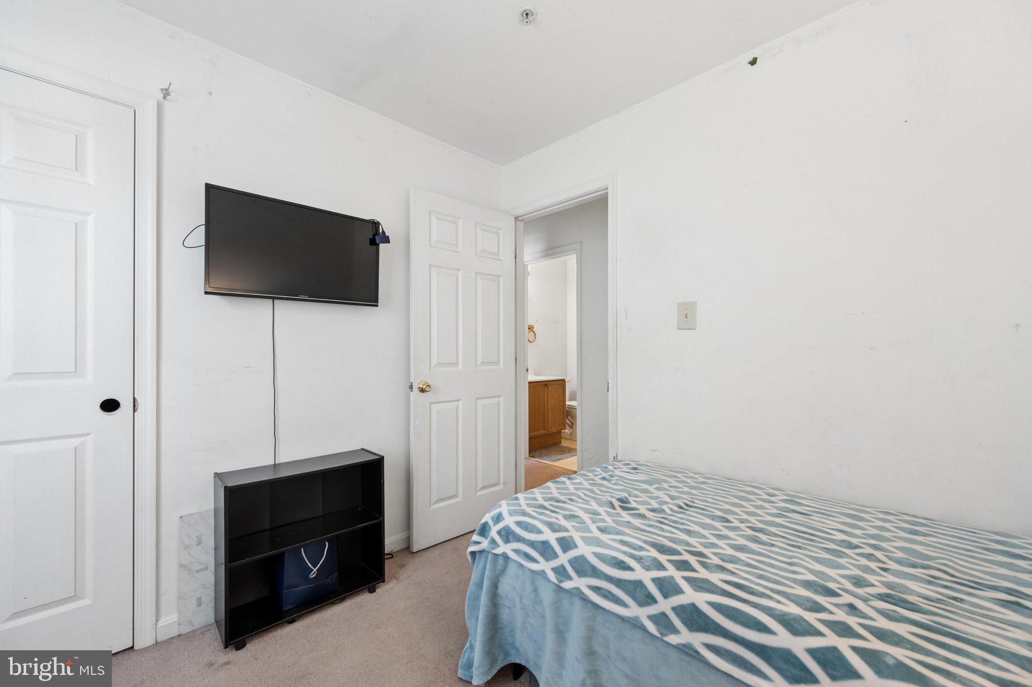 ALBERT COURTS - Residential