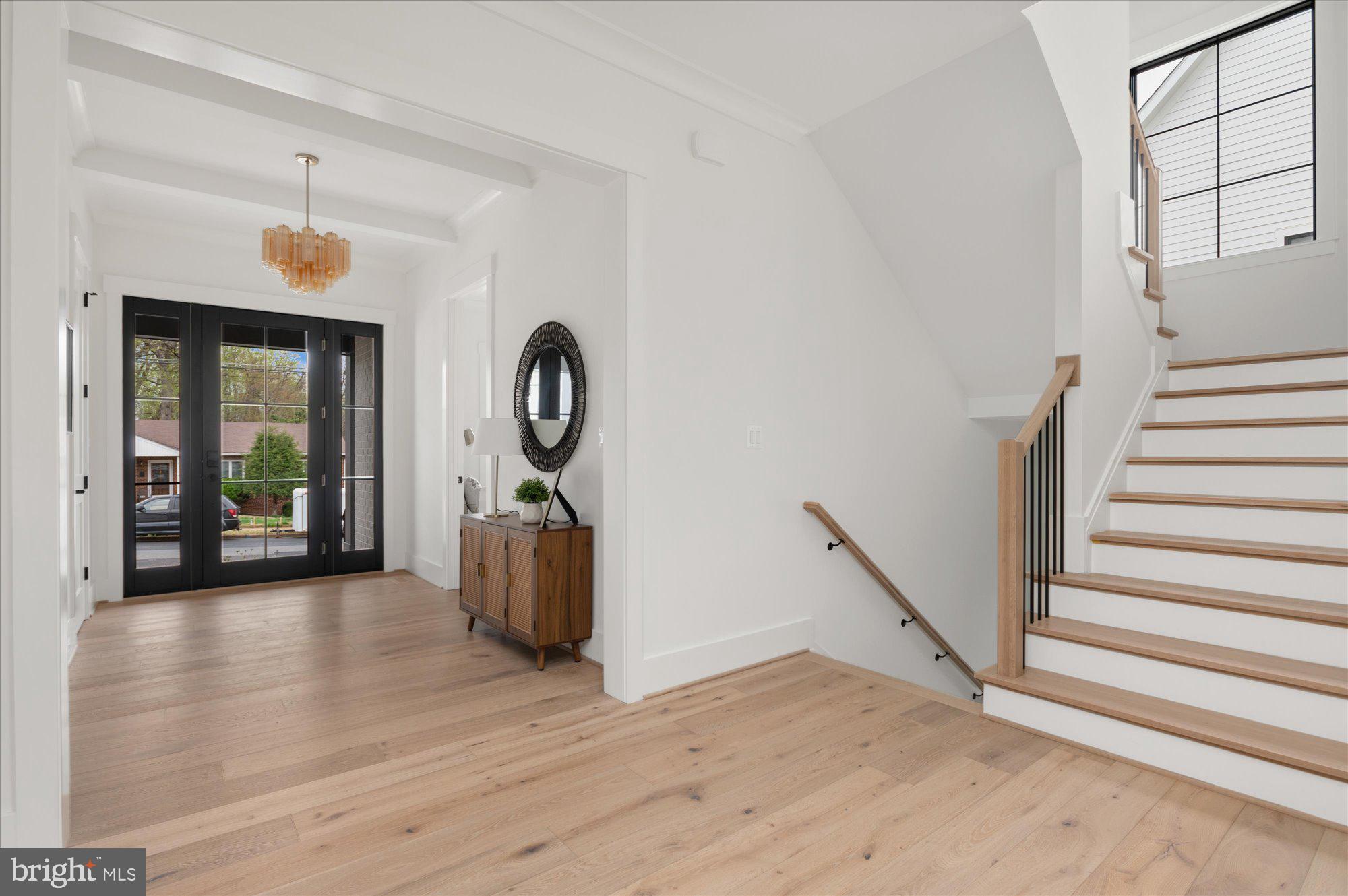 WILLIAMSBURG VILLAGE - Residential
