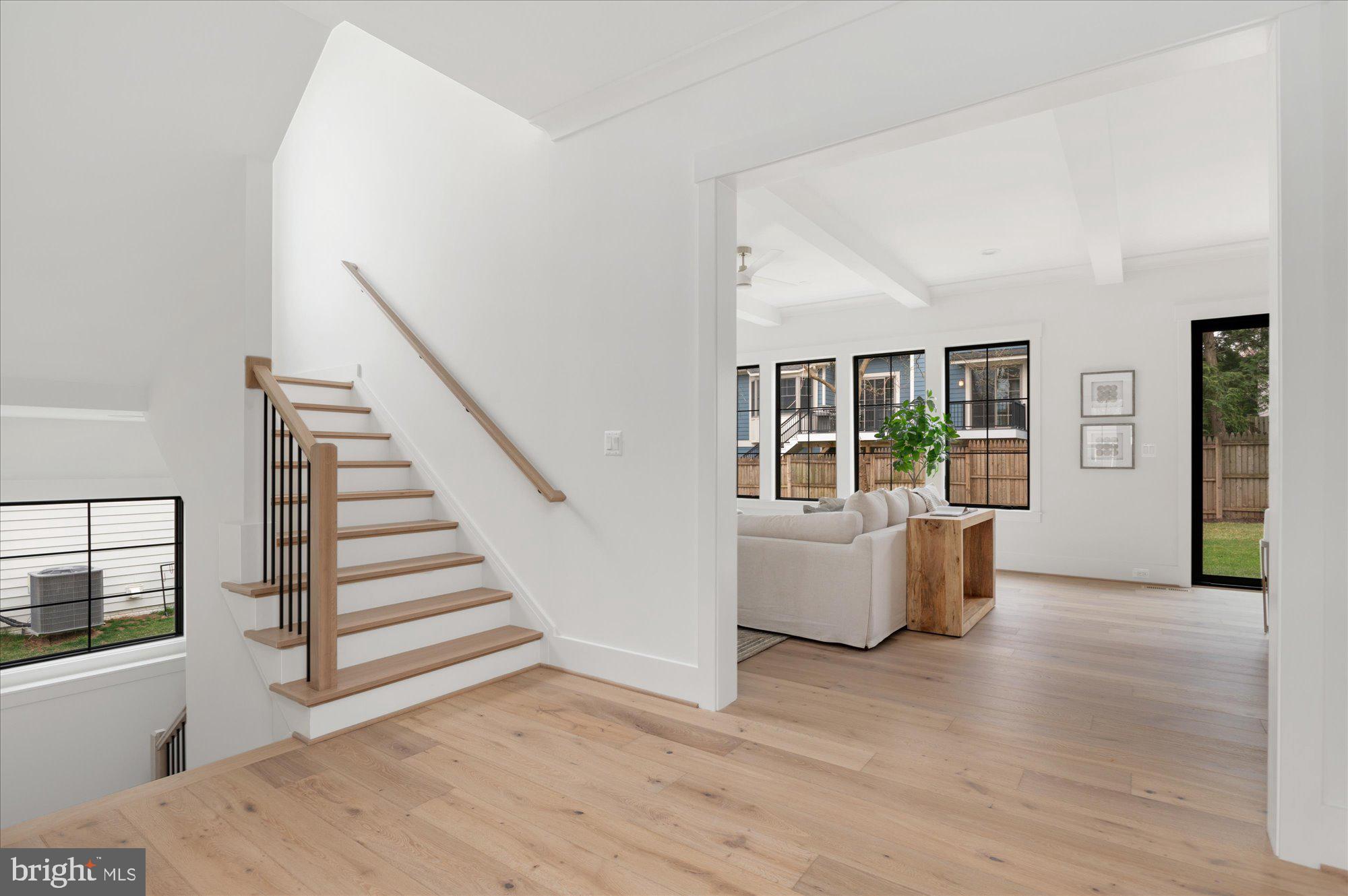 WILLIAMSBURG VILLAGE - Residential