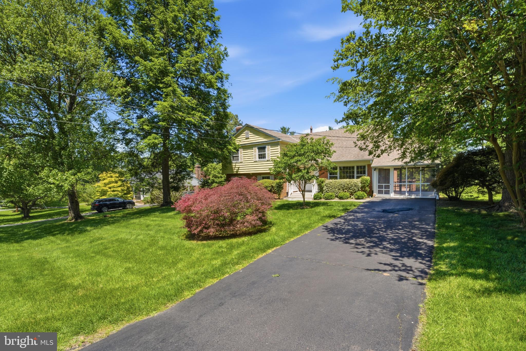 SHERWOOD FOREST MANOR - Residential