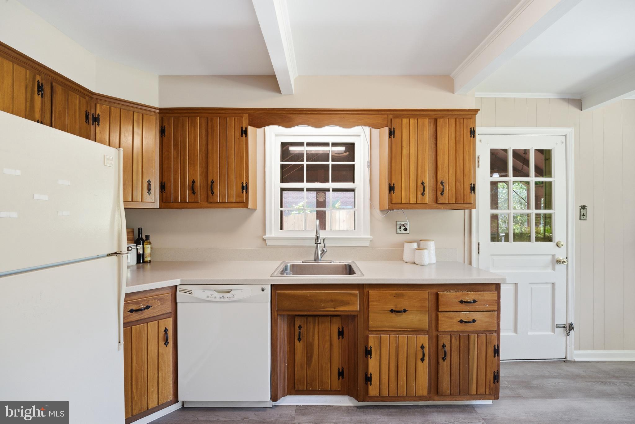 SHERWOOD FOREST MANOR - Residential