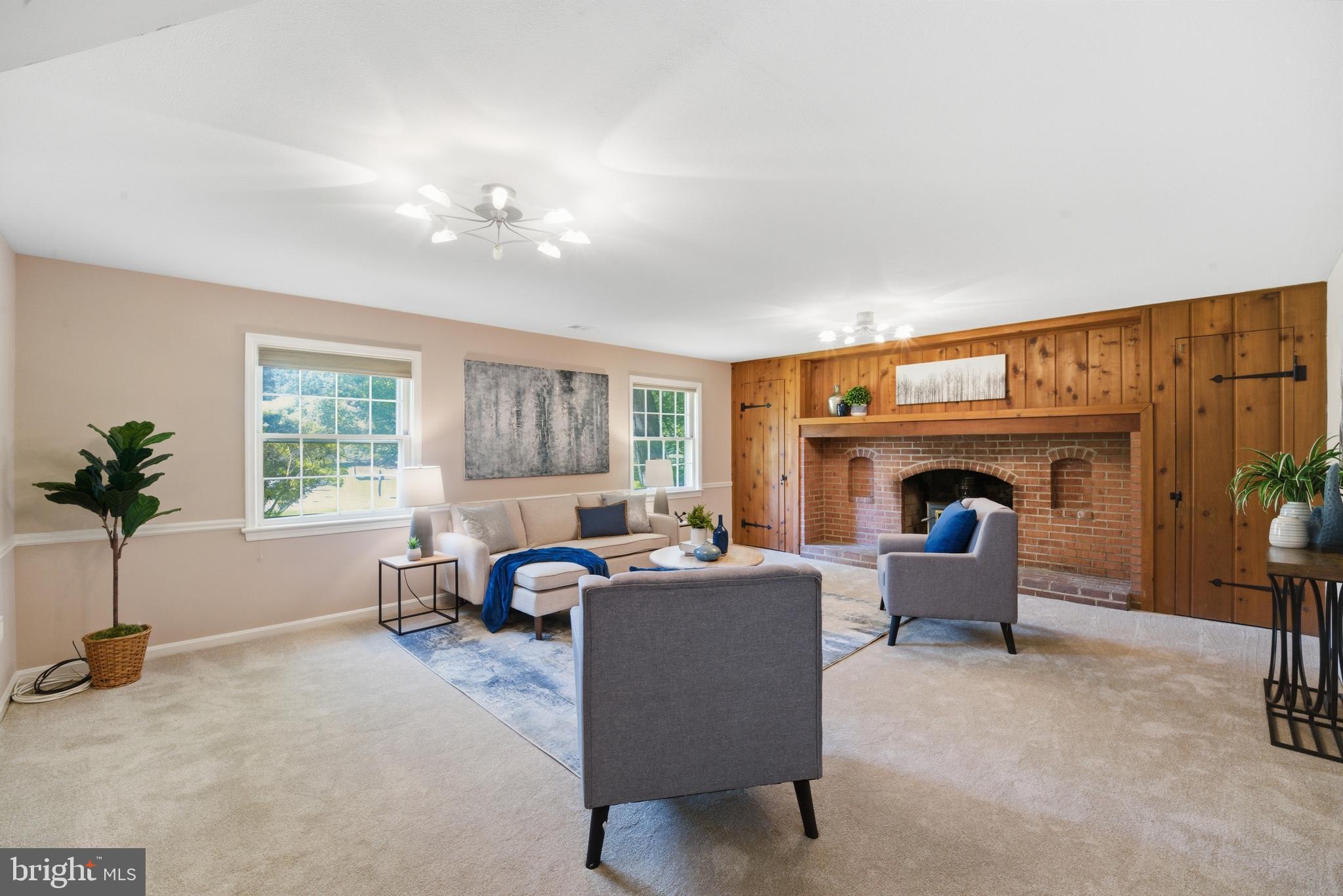 SHERWOOD FOREST MANOR - Residential