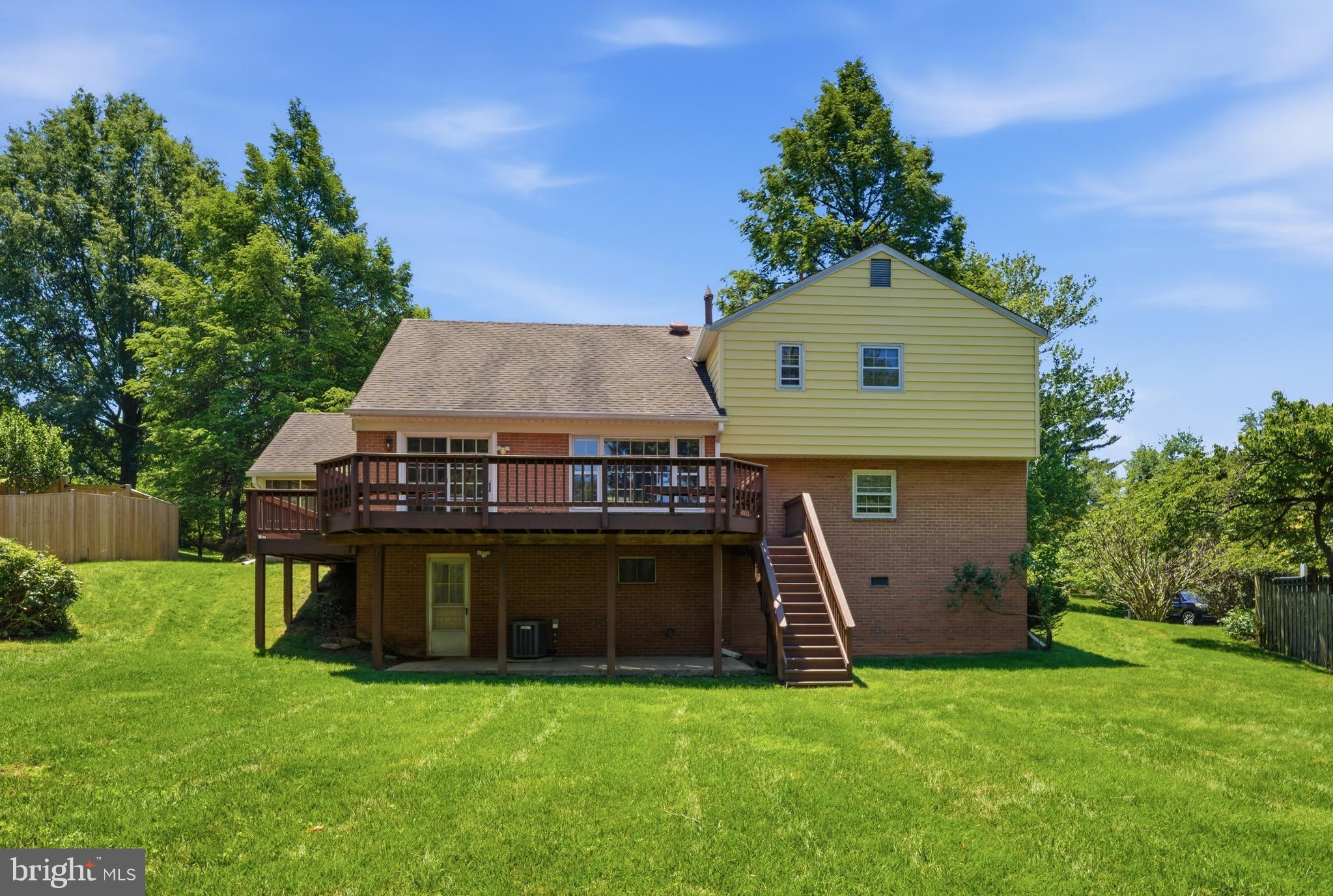 SHERWOOD FOREST MANOR - Residential