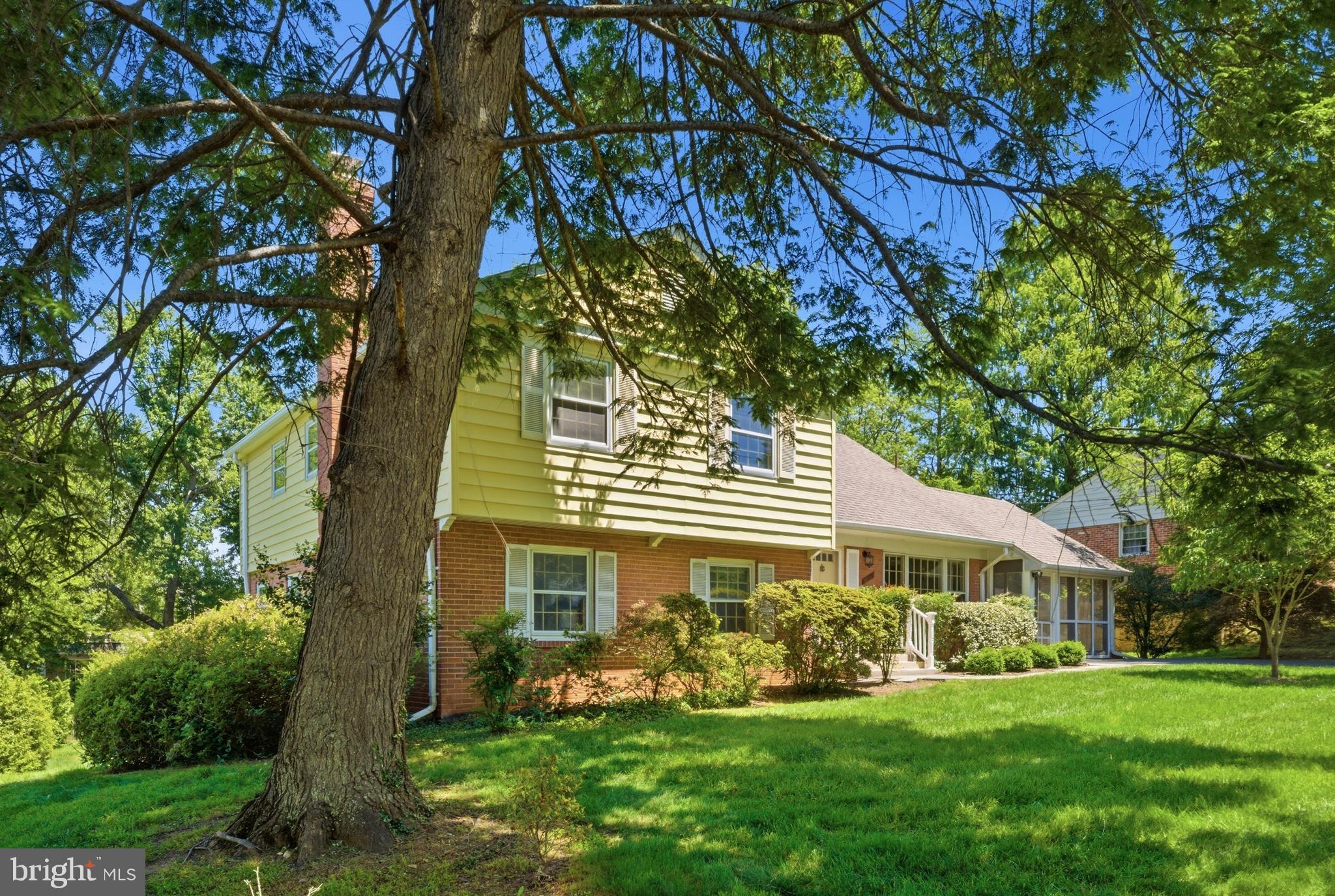 SHERWOOD FOREST MANOR - Residential
