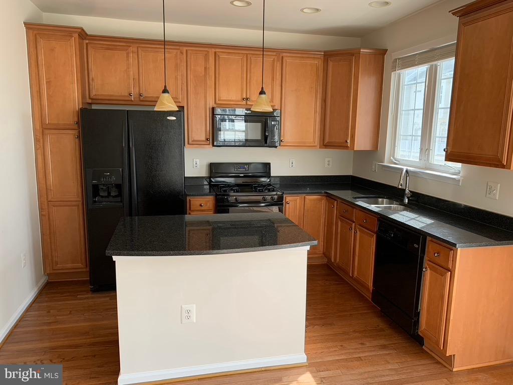 VILLAGE PLACE AT GAINESVILLE - Residential