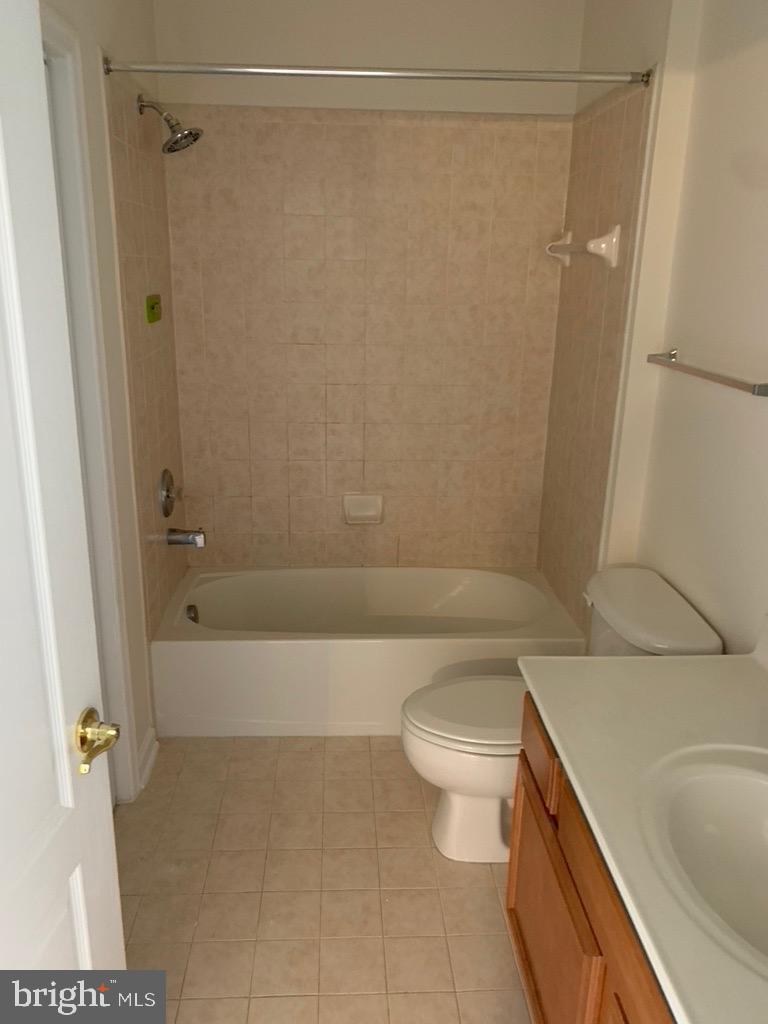 VILLAGE PLACE AT GAINESVILLE - Residential