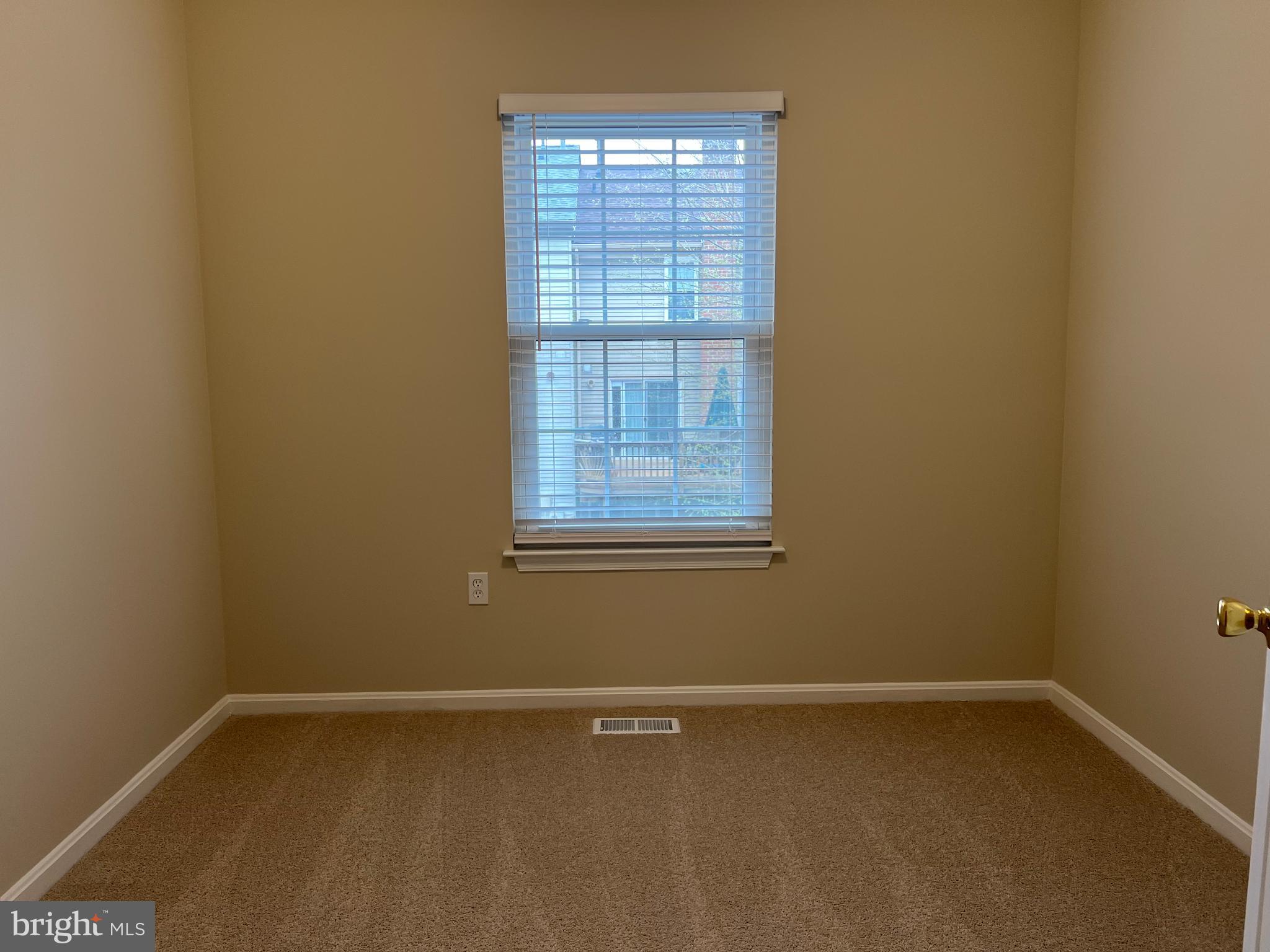 DAVENTRY - Residential Lease