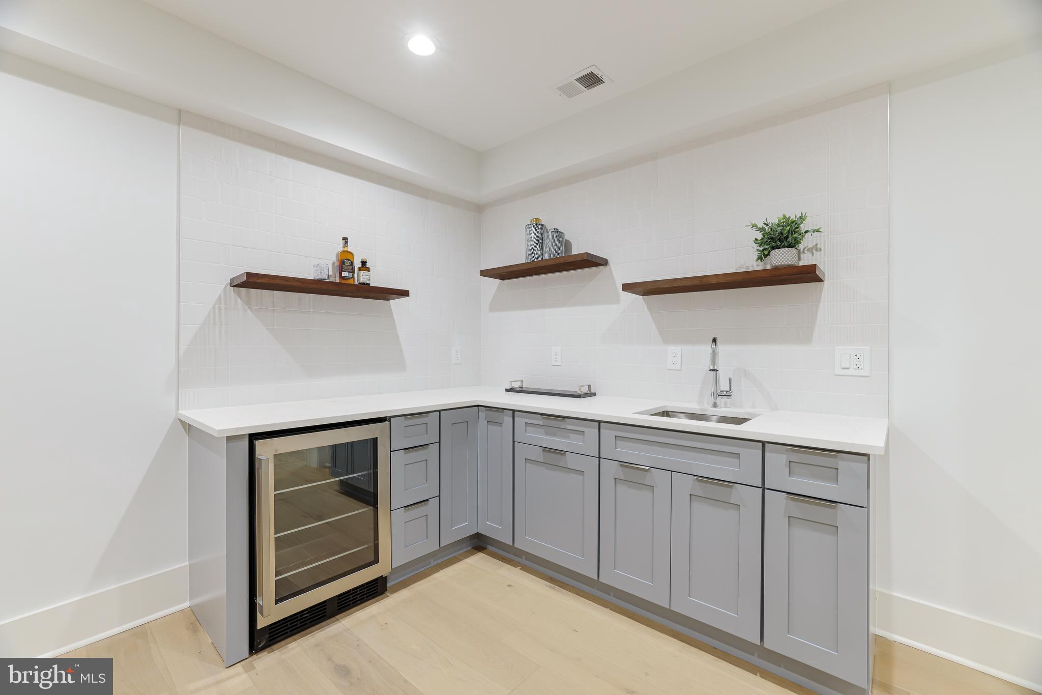 COURTLAND PARK - Residential