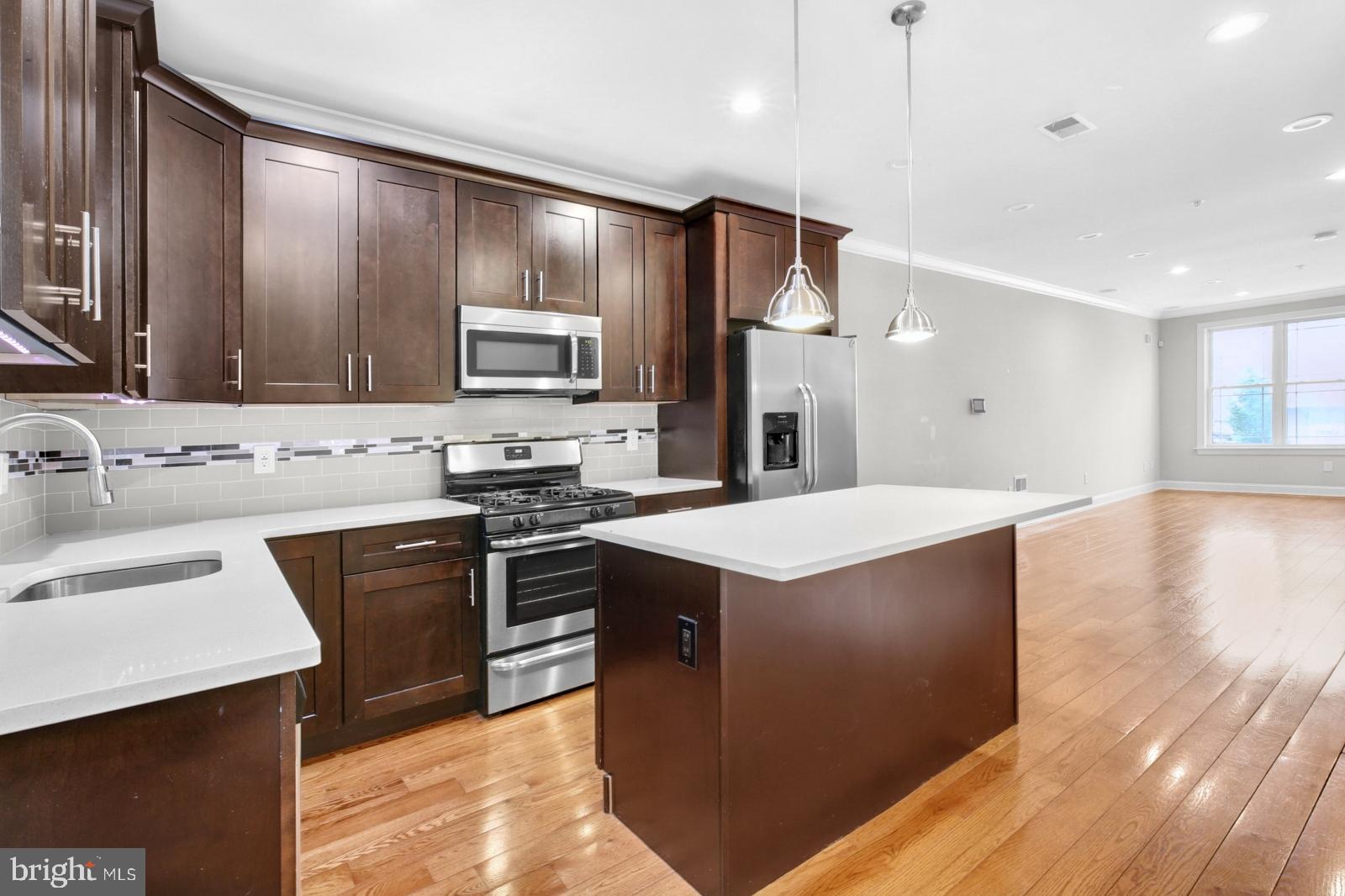 POINT BREEZE - Residential Lease