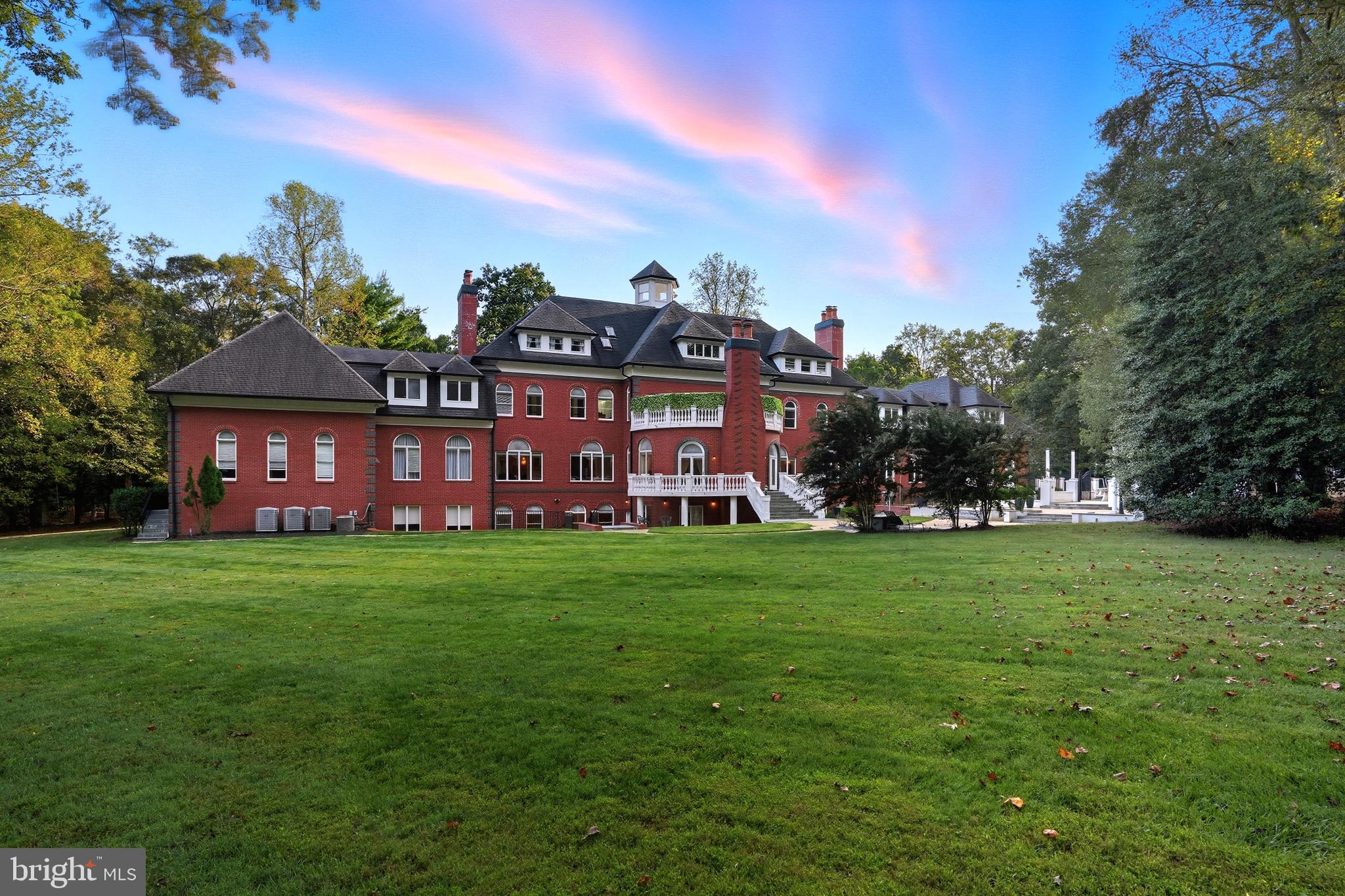 STONELEDGE - Residential