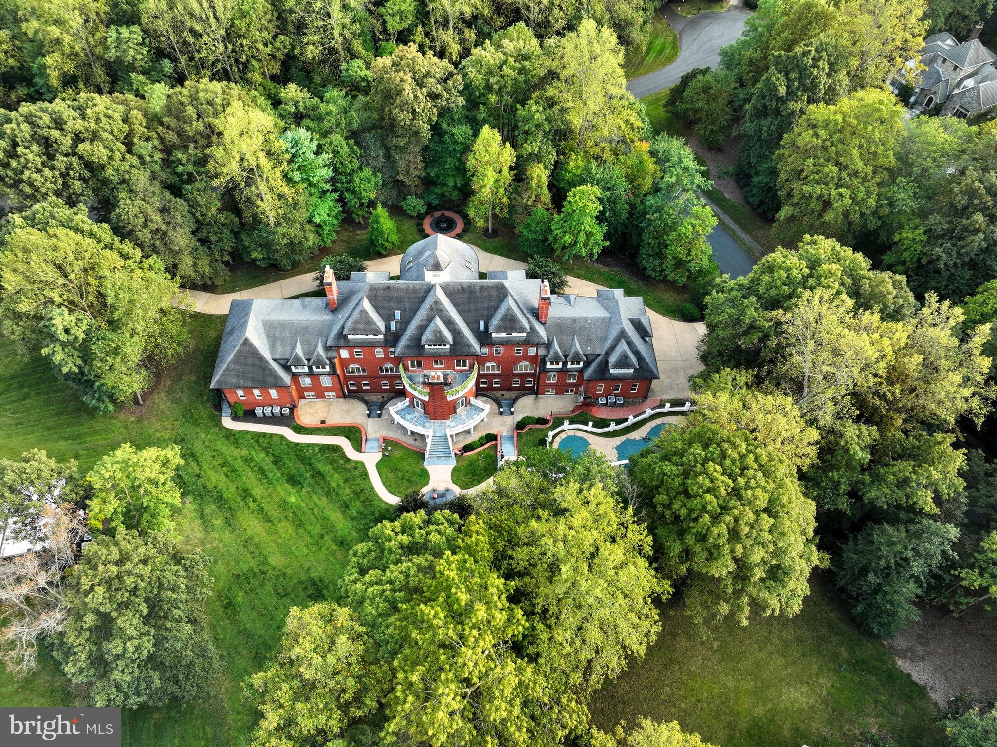 STONELEDGE - Residential