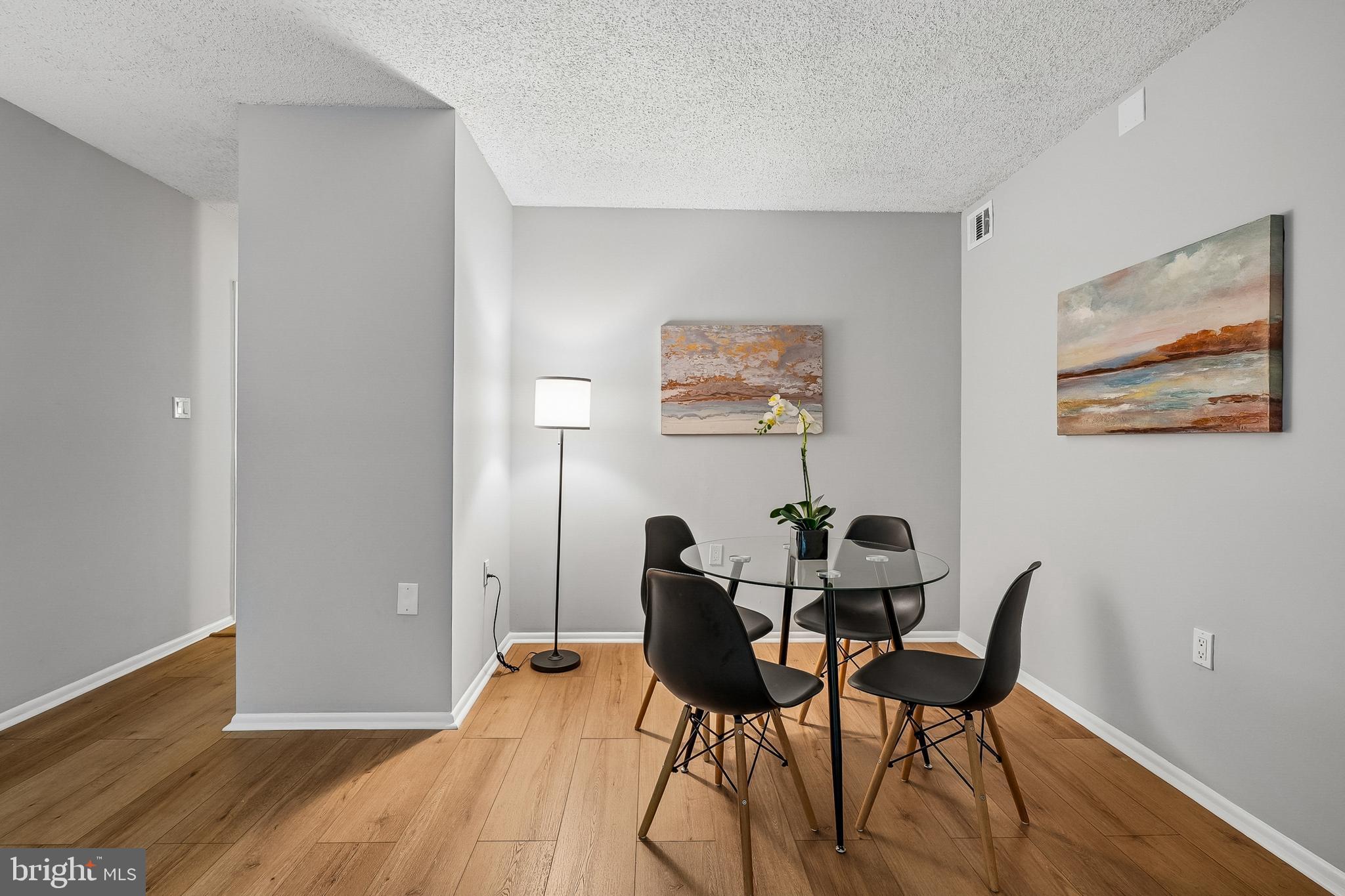 VILLAGE GREEN - Residential