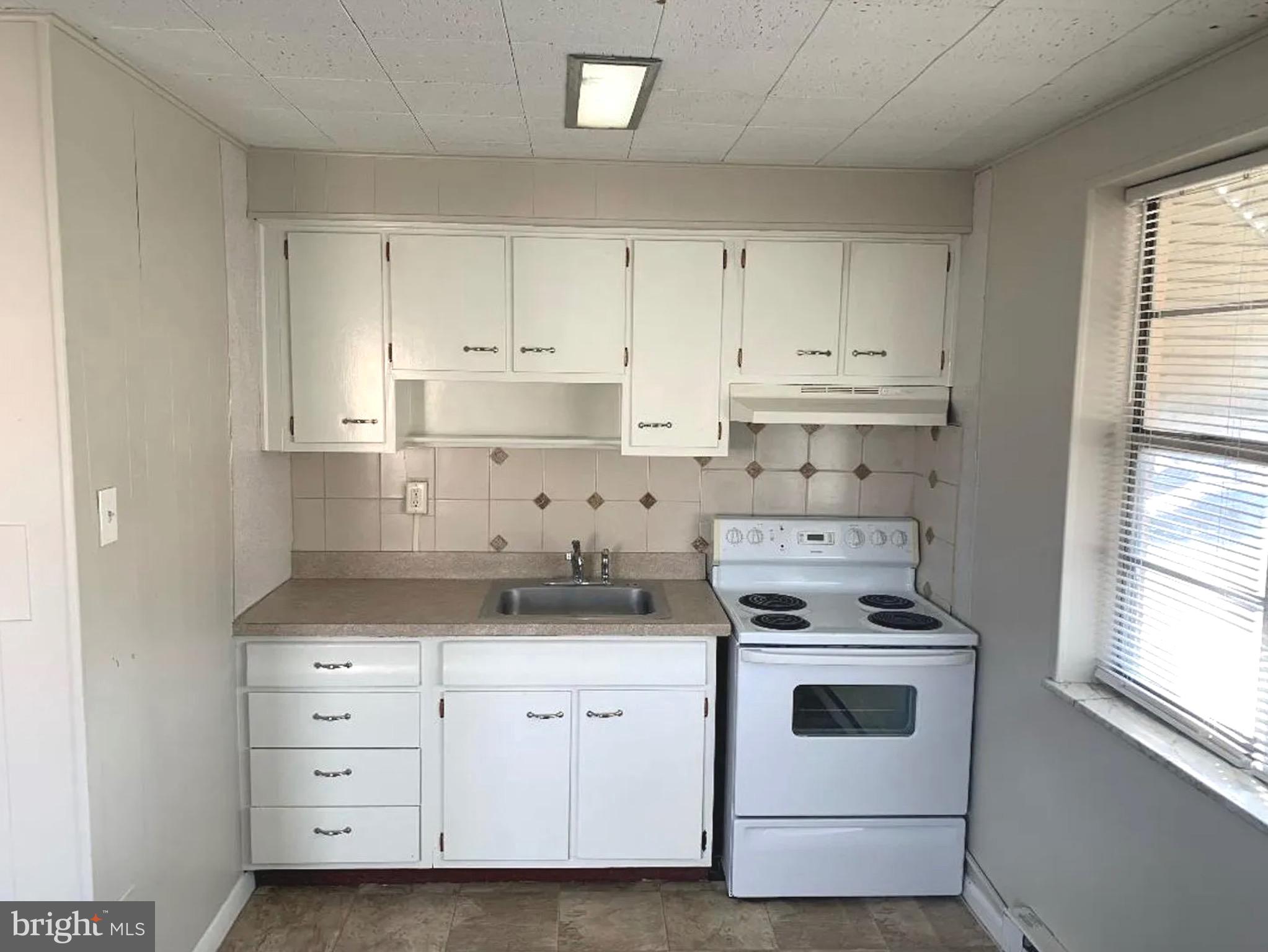 LESTER - Residential Lease