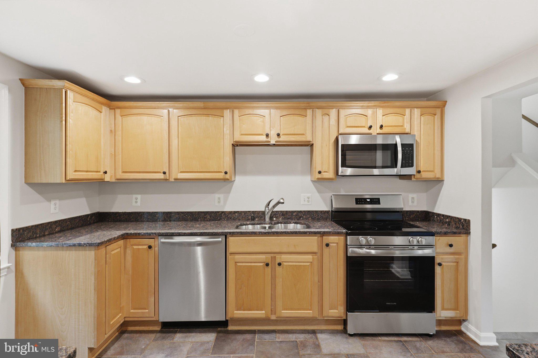 HUNTERS CREEK - Residential
