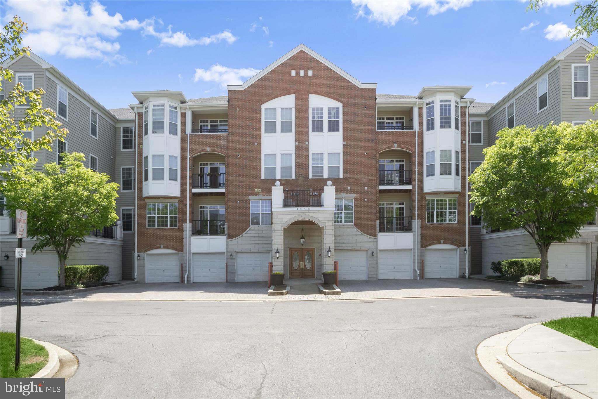 VILLAGE OF RIVER HILL - Residential