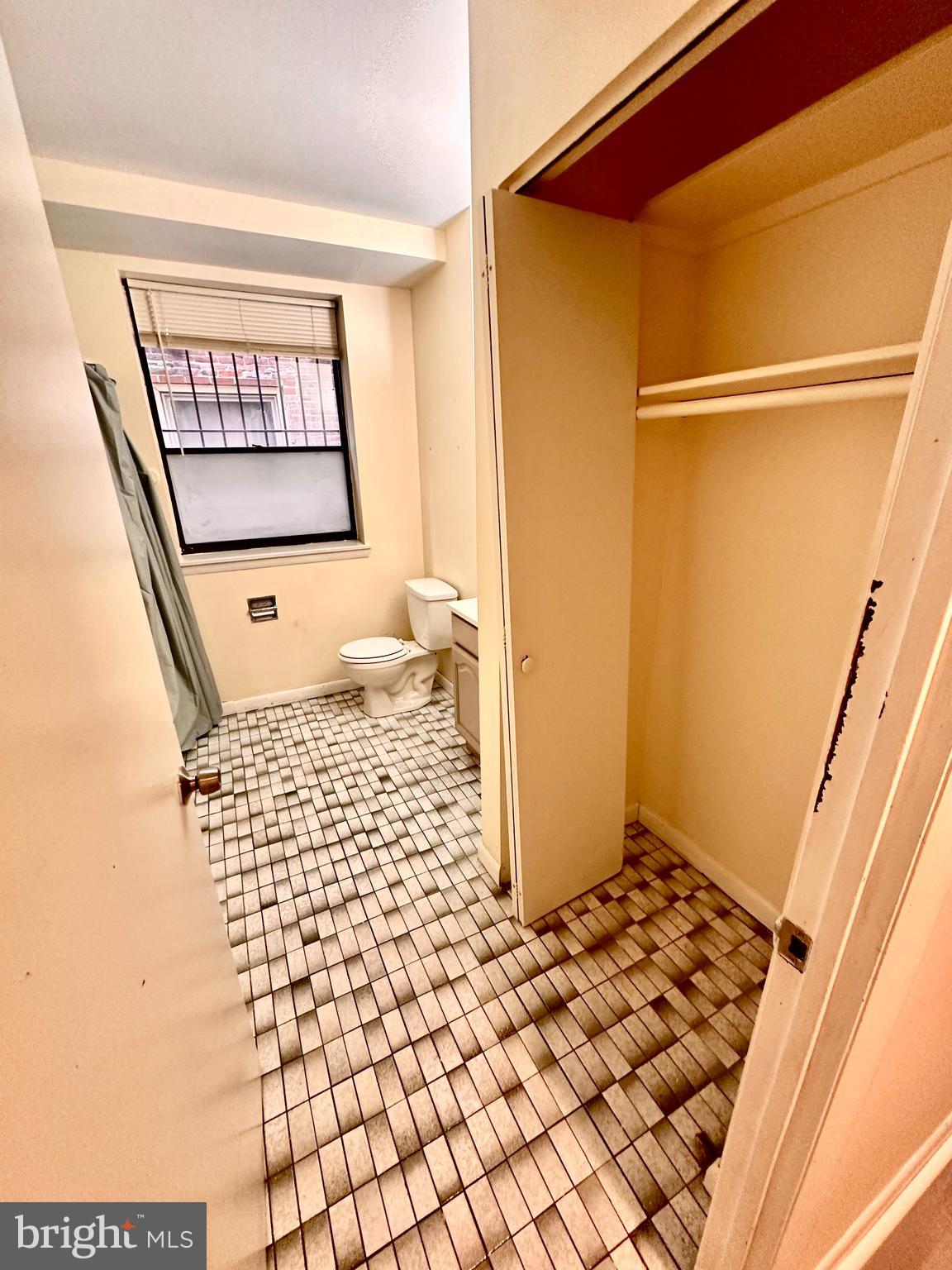 FAIRMOUNT - Residential Lease