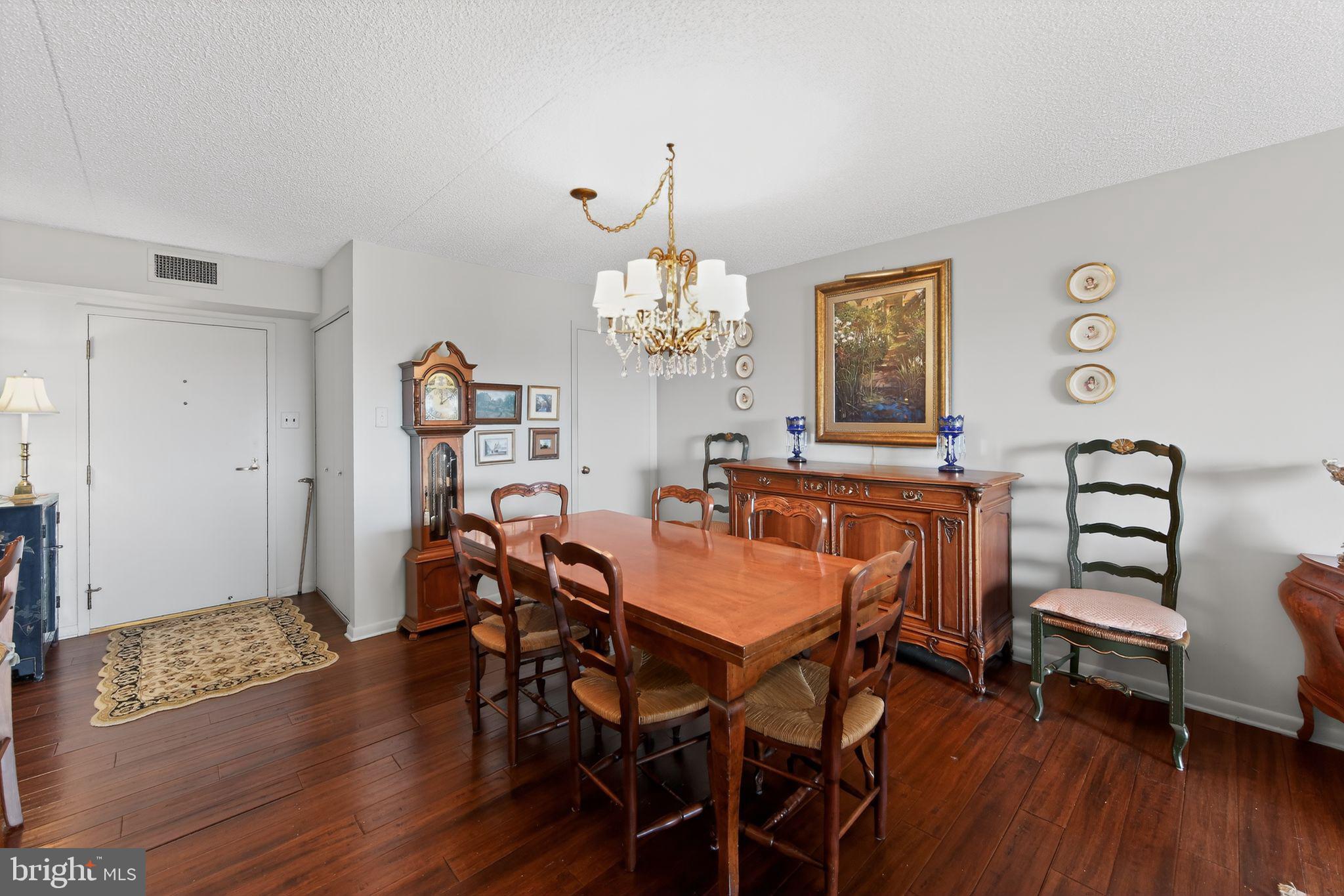 VALLEY FORGE TOWER - Residential