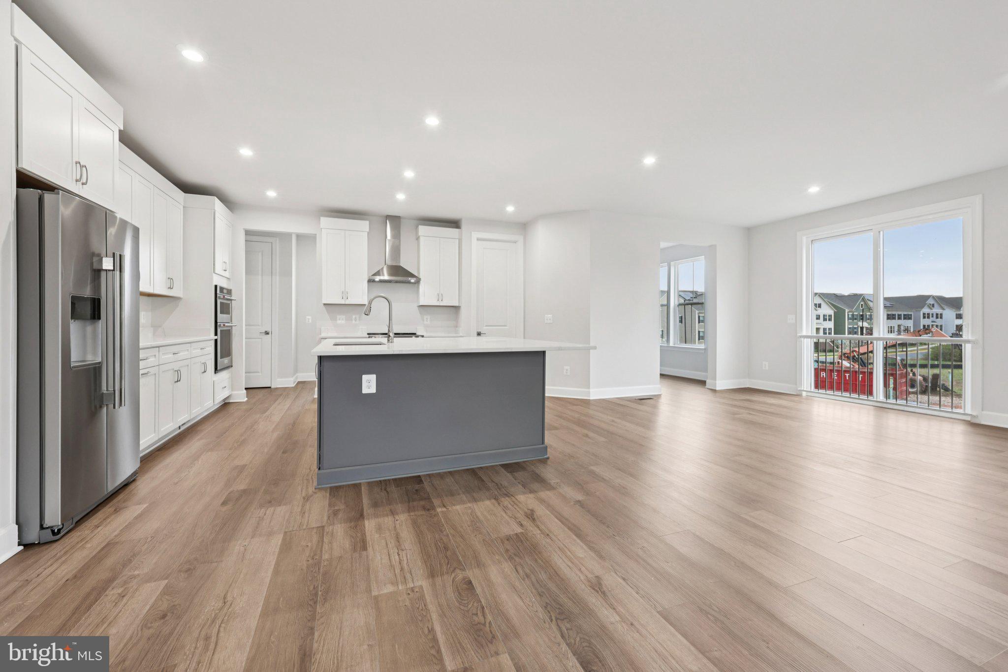 JEFFERSON SQUARE - Residential
