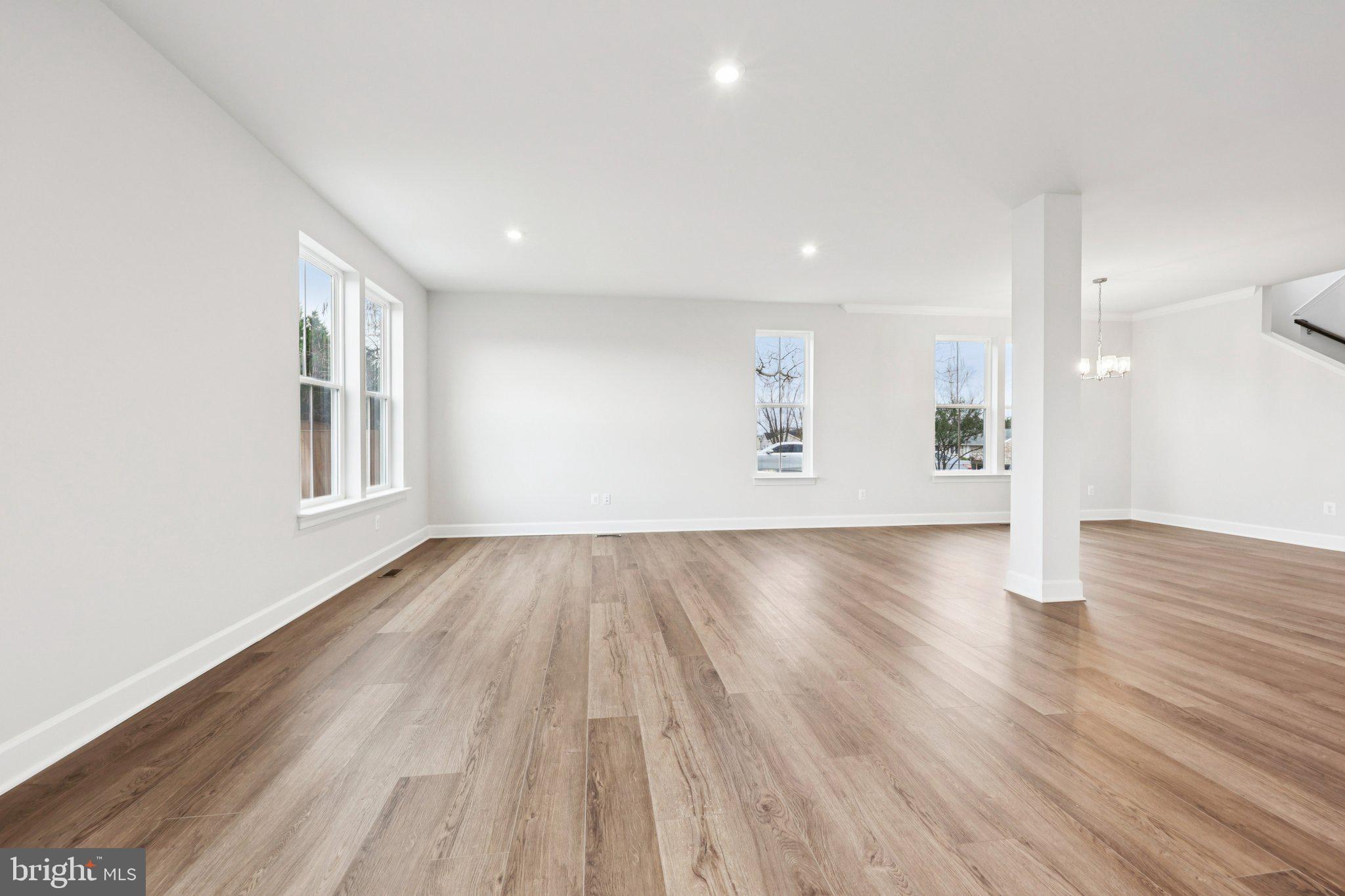 JEFFERSON SQUARE - Residential