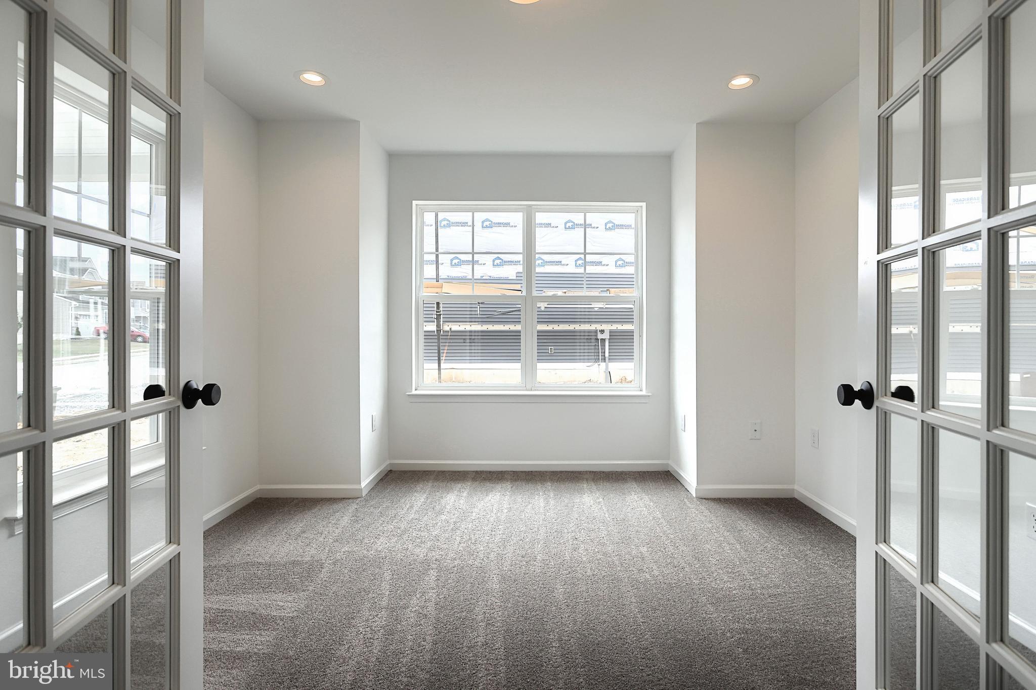 HICKORY POINTE - Residential