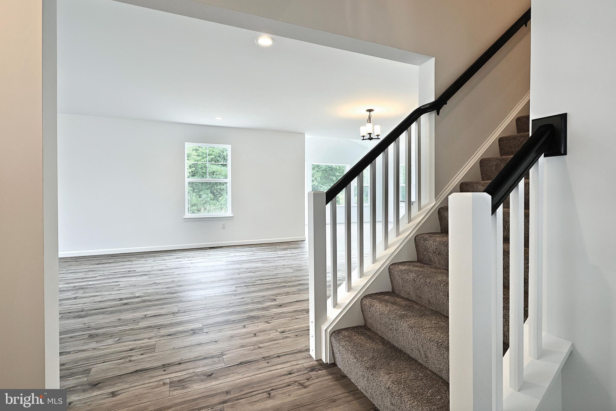 HICKORY POINTE - Residential