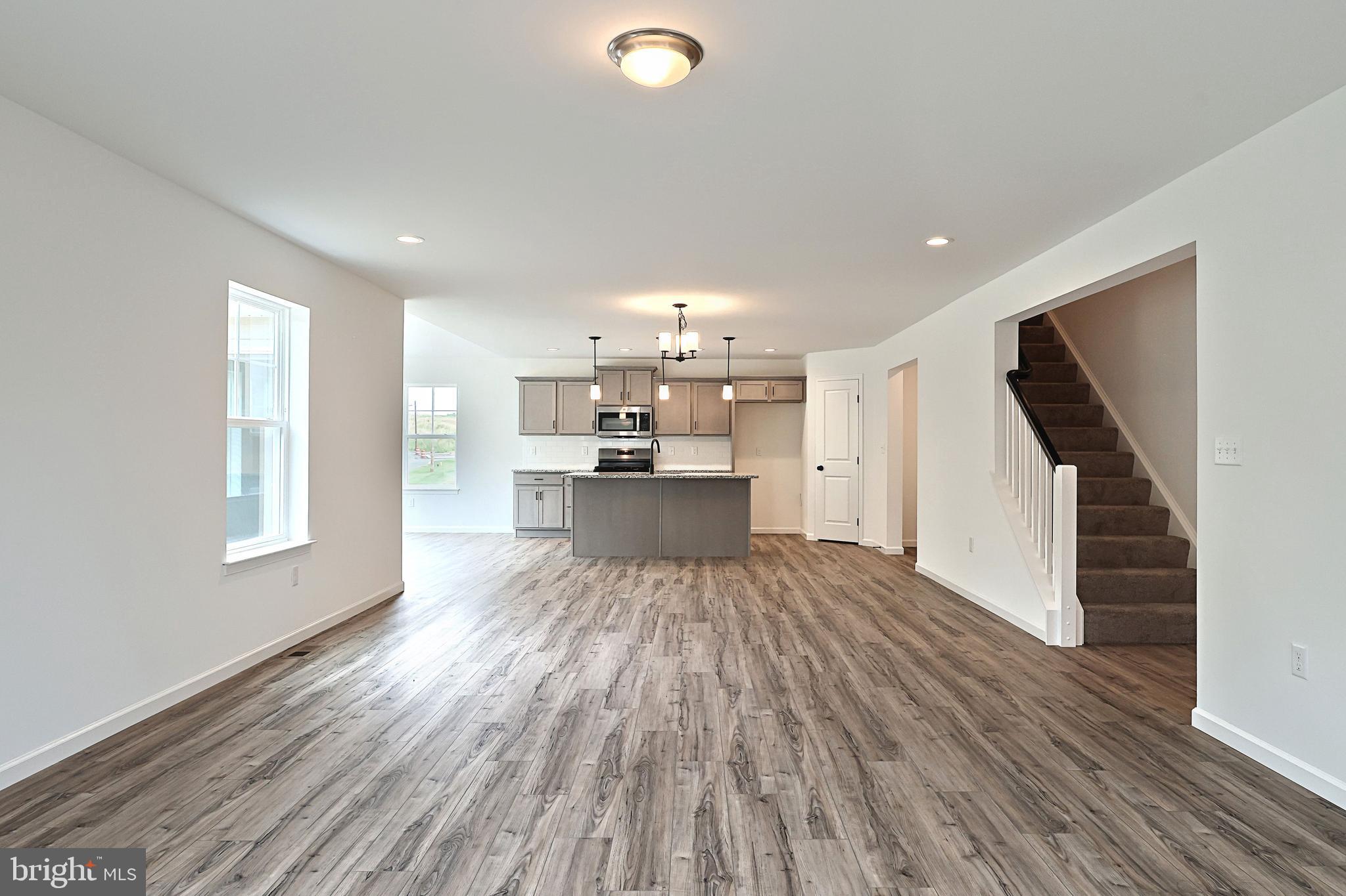 HICKORY POINTE - Residential