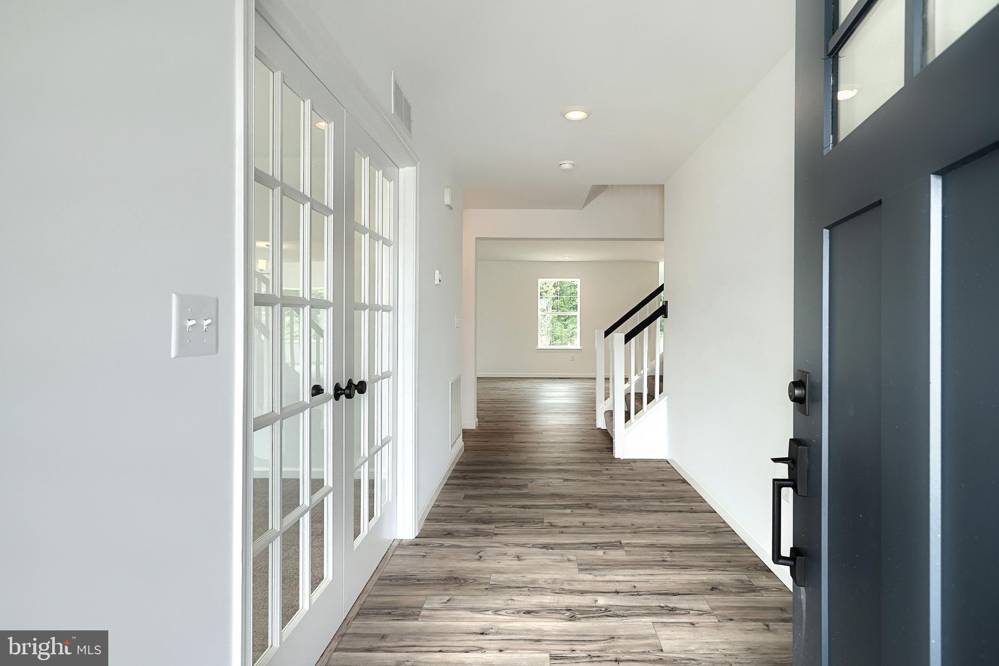 HICKORY POINTE - Residential
