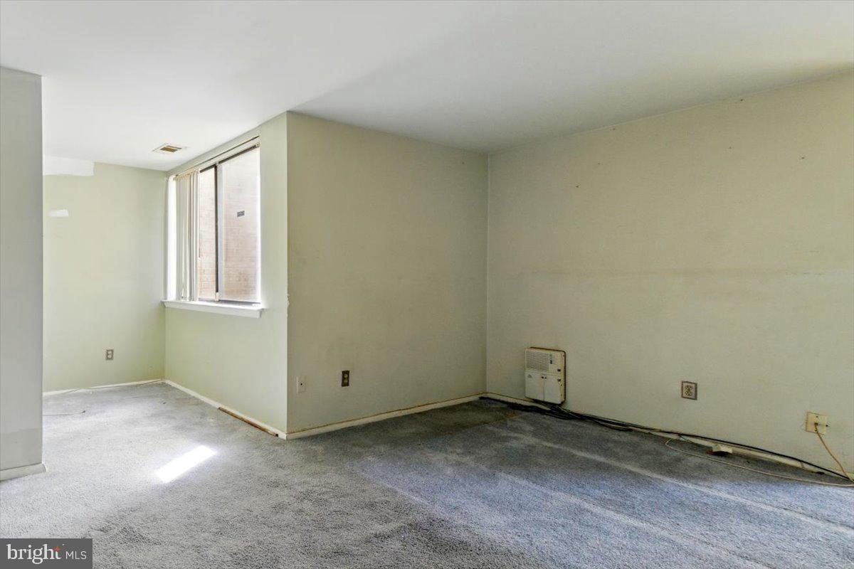 HUNTLEY SQUARE - Residential