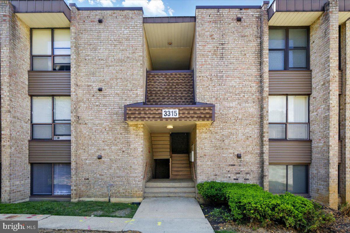 HUNTLEY SQUARE - Residential