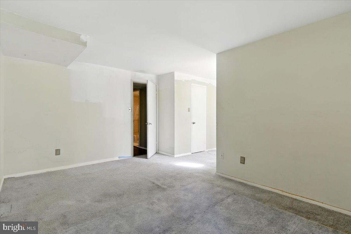 HUNTLEY SQUARE - Residential