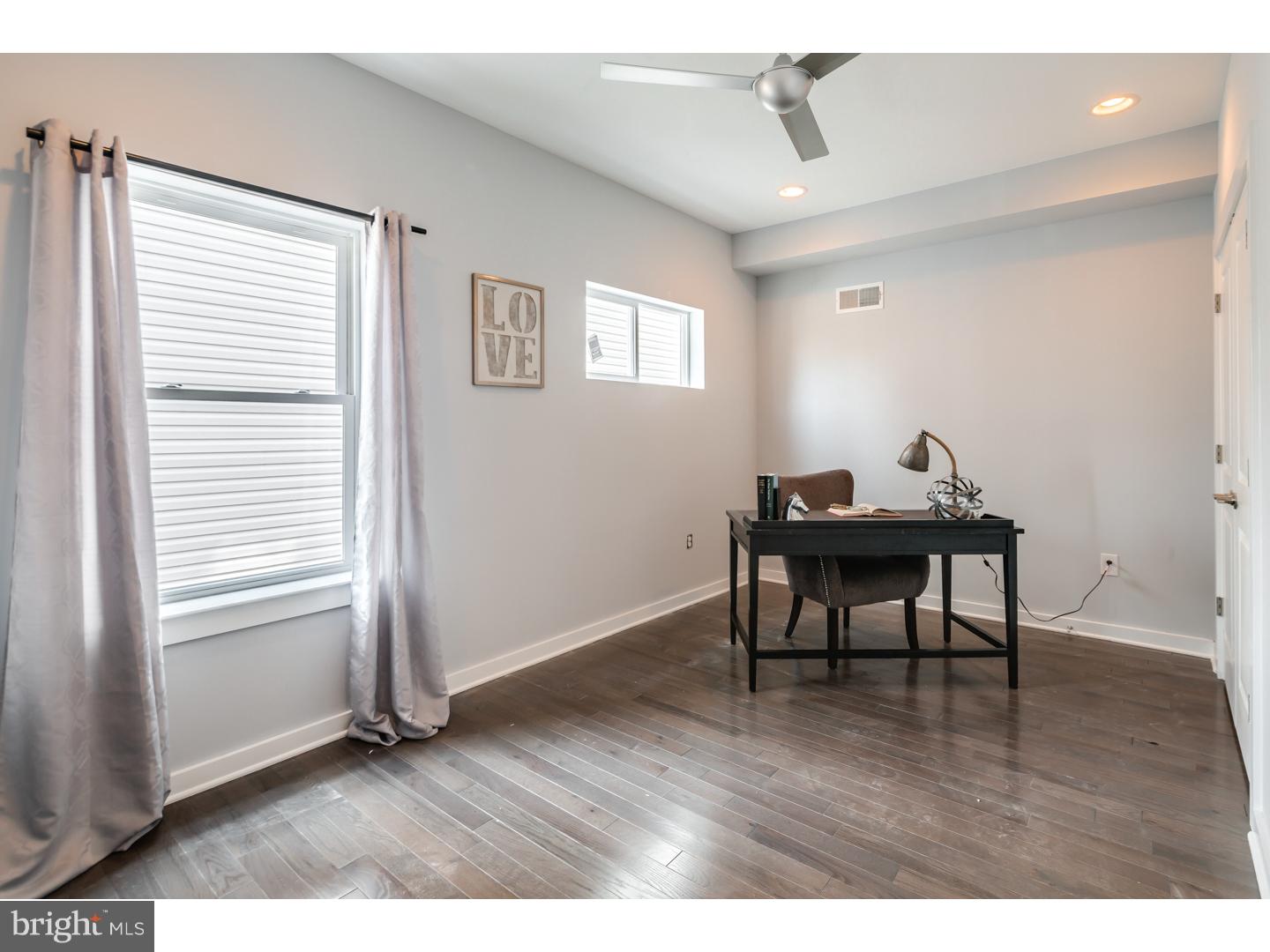 PORT RICHMOND - Residential