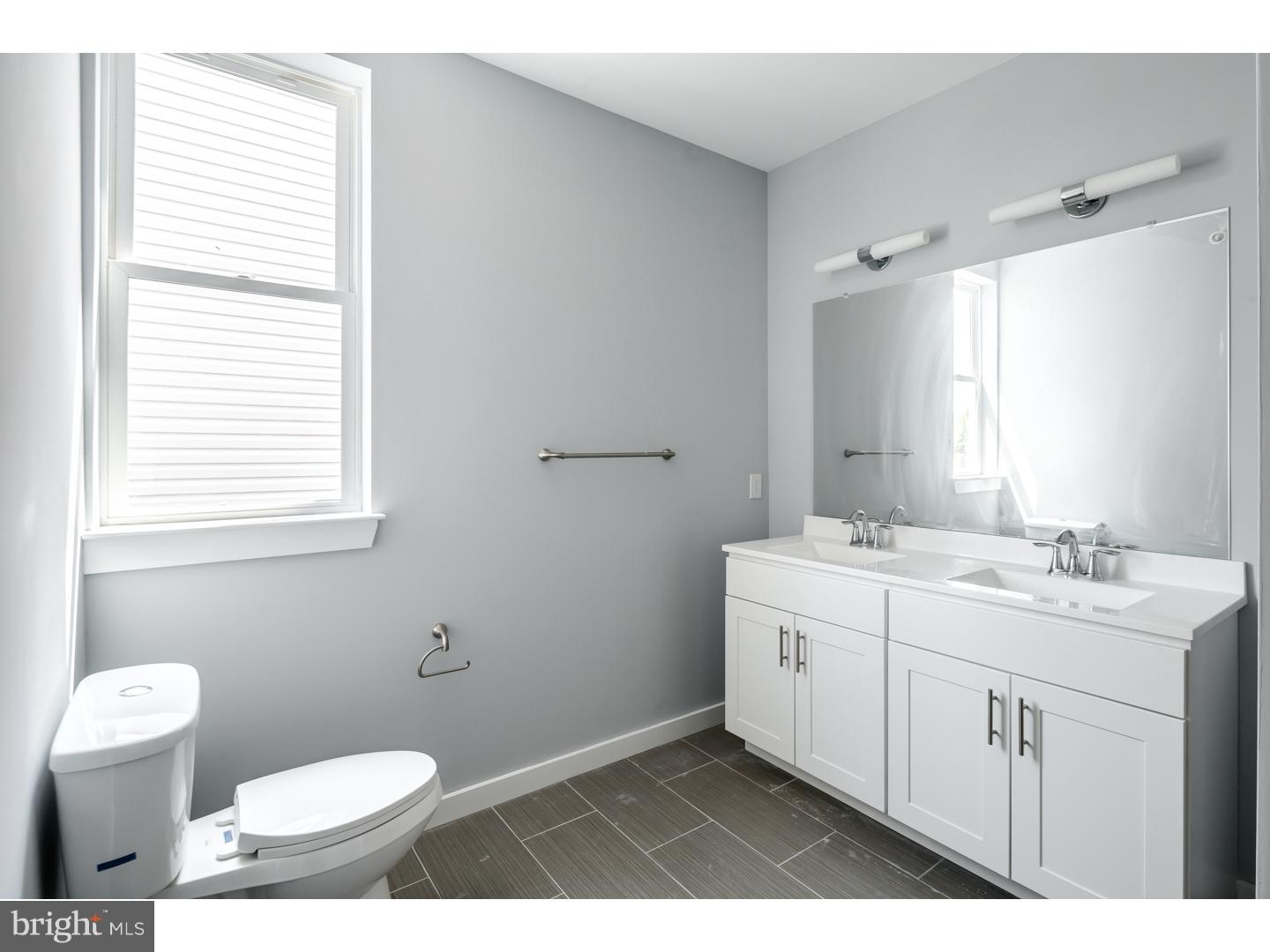 PORT RICHMOND - Residential