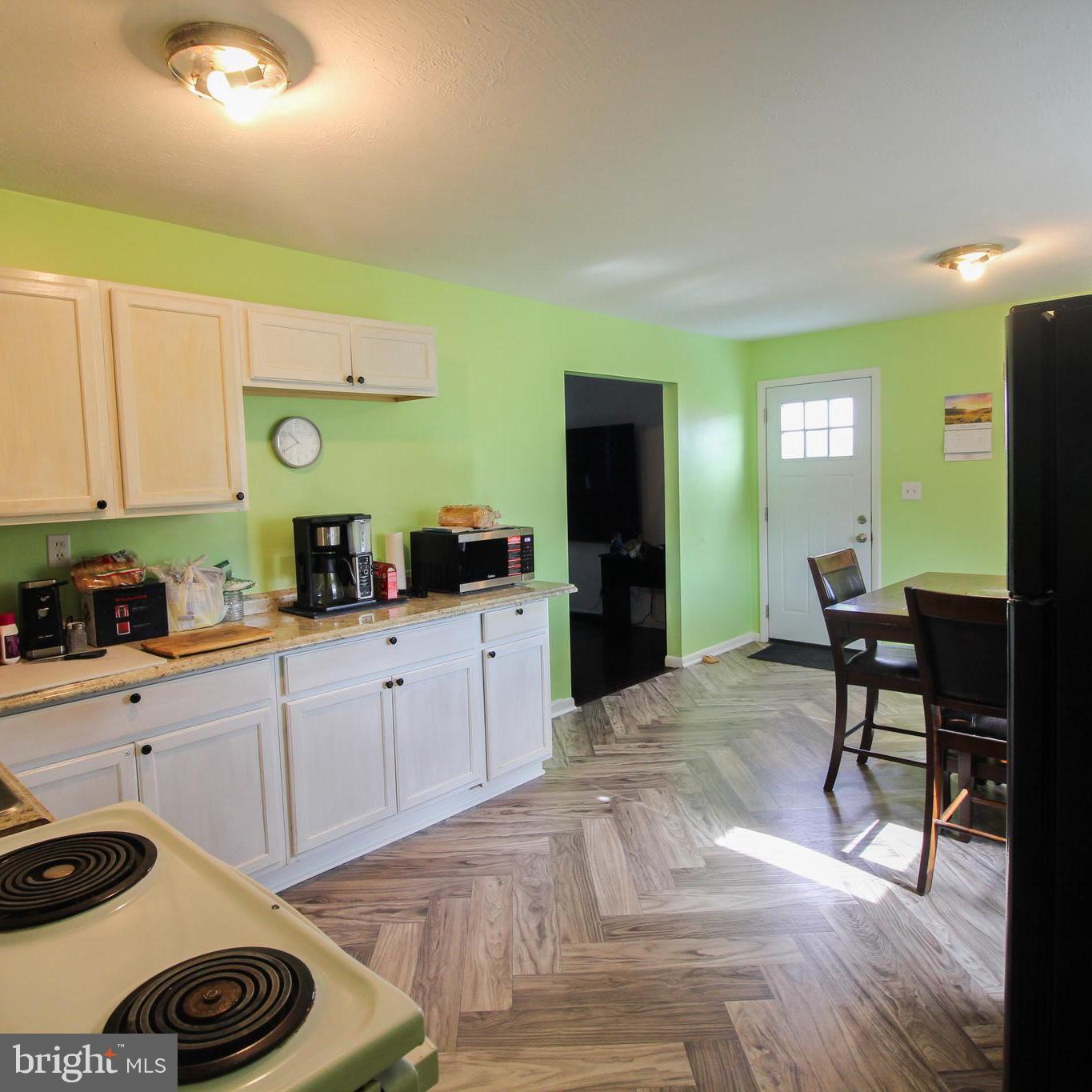 EAST KNOLLS - Residential