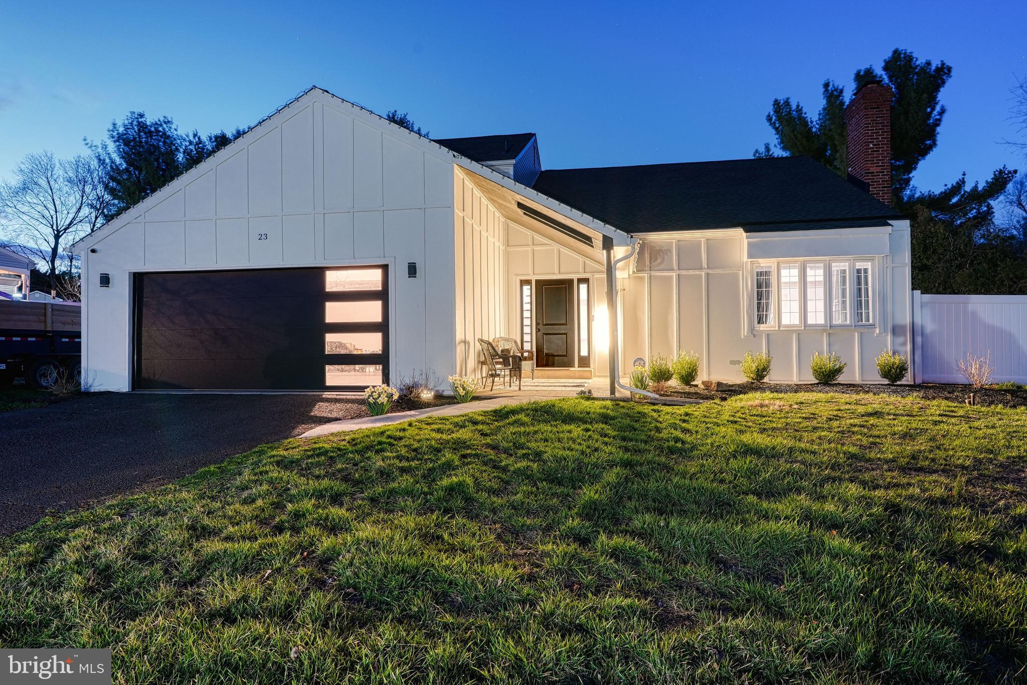 Step into this stunningly remodeled modern home, featuring top-of-the-line finishes and soaring ceilings. The wide plank flooring and sleek quartz countertops add elegance throughout the spacious four-bedroom layout. The luxurious primary suite includes a generous walk-in closet and a spa-like en-suite bath. Outside, enjoy the beautifully renovated pool and stylish stamped concrete deck—perfect for entertaining or relaxing. Don’t miss the opportunity to own this modern masterpiece!
