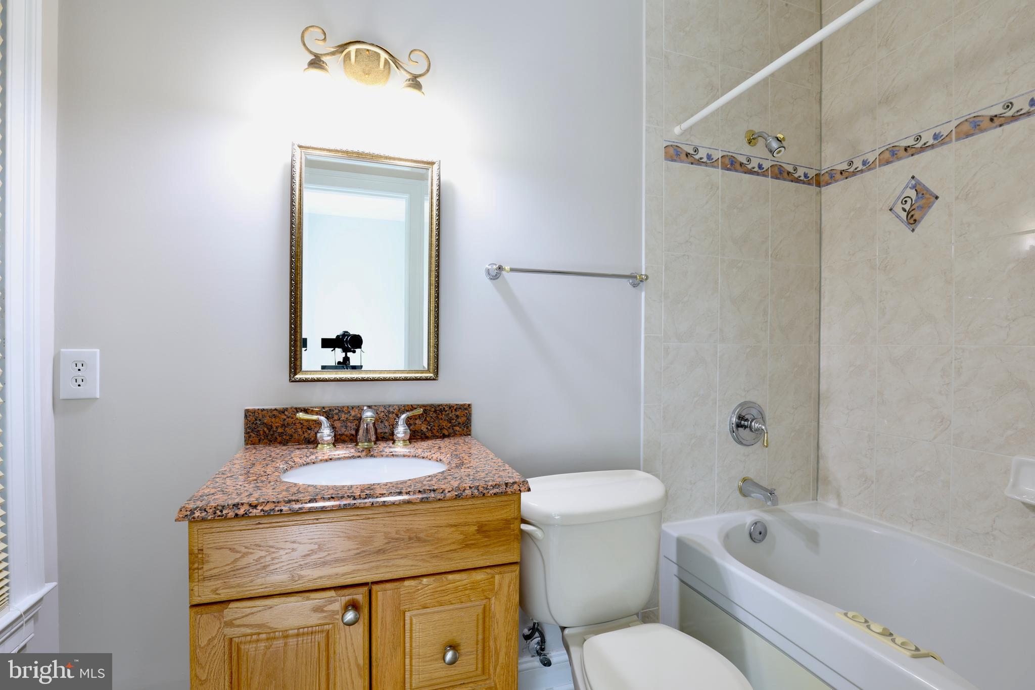 THE OAKS AT MCLEAN - Residential Lease