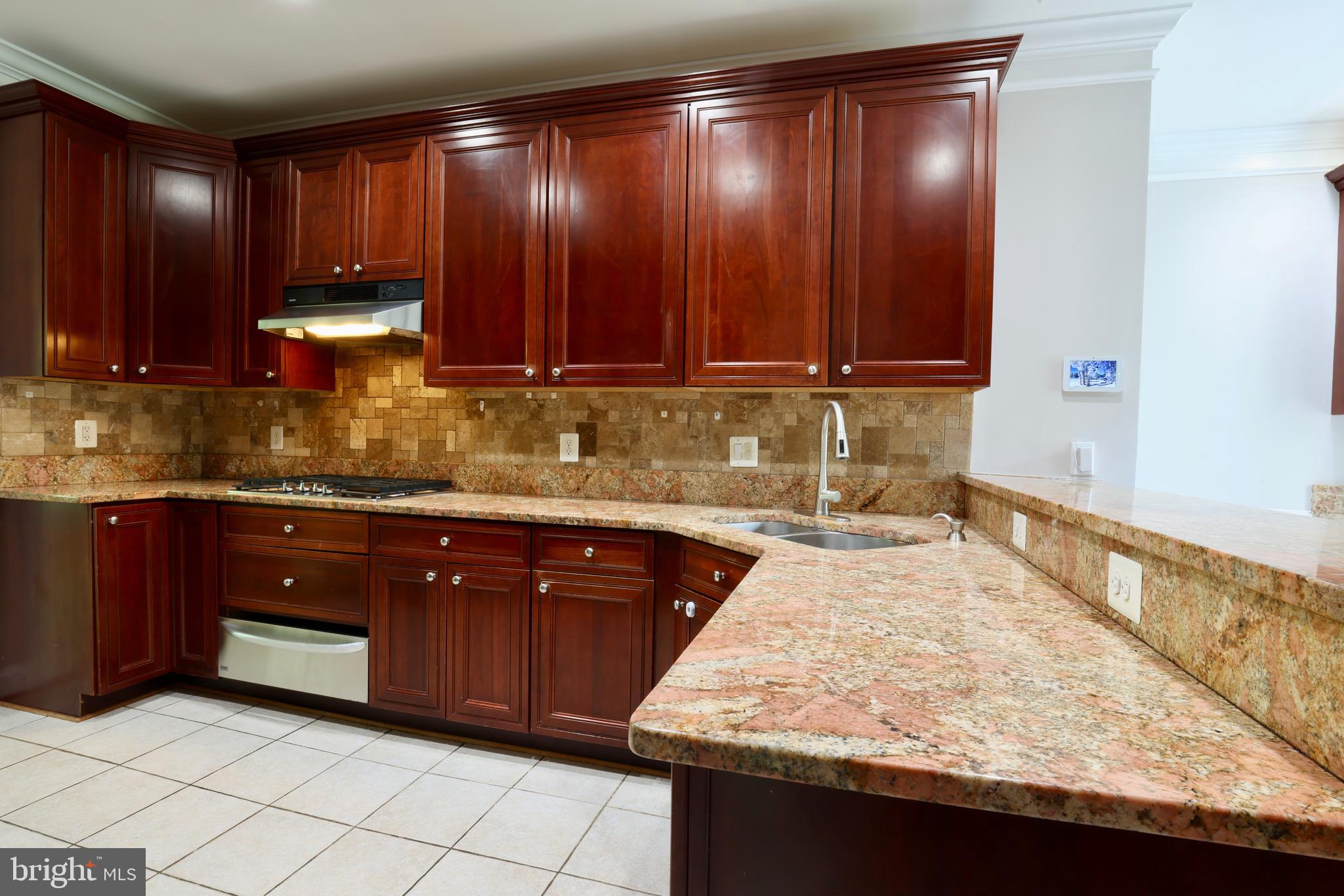 THE OAKS AT MCLEAN - Residential Lease