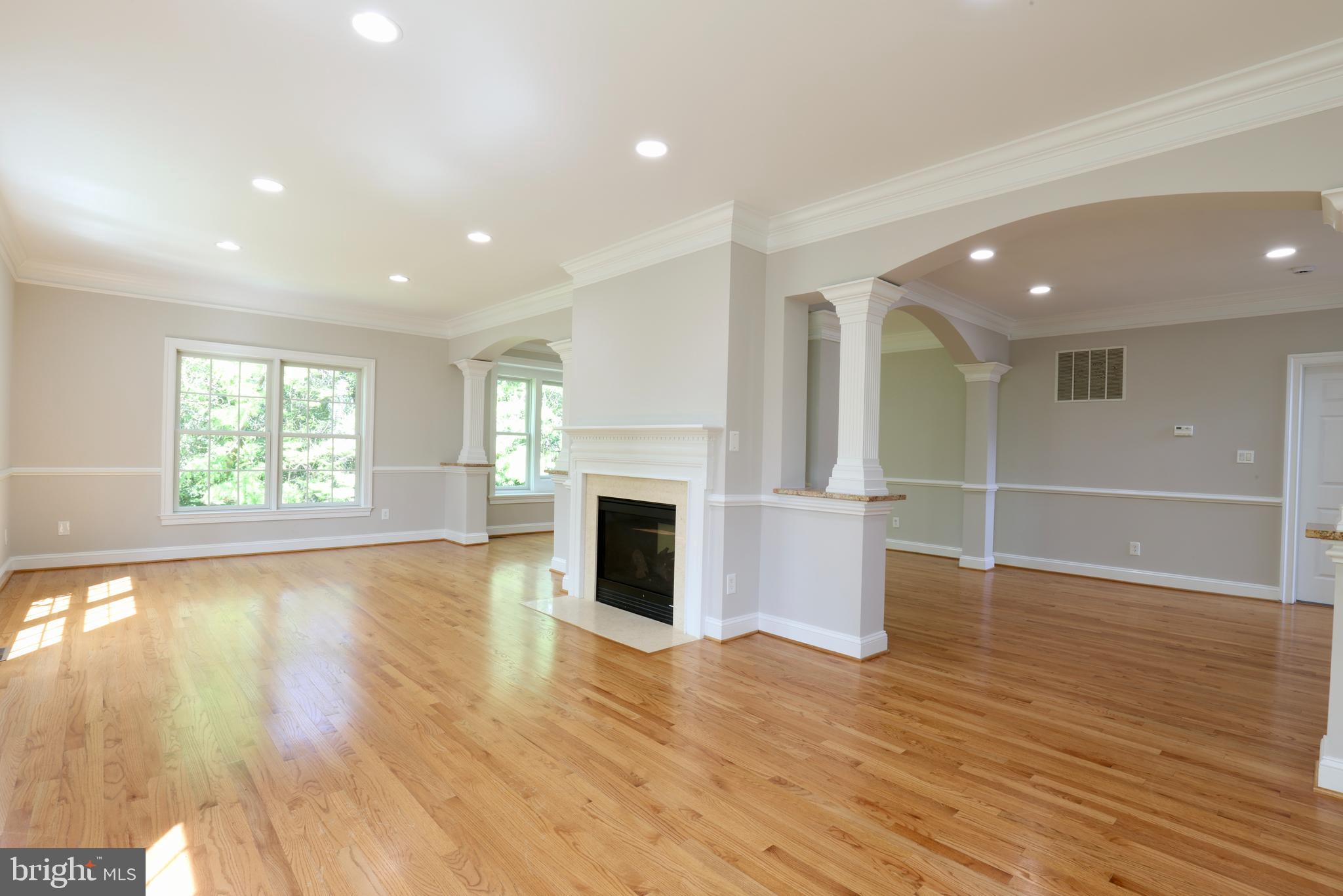 THE OAKS AT MCLEAN - Residential Lease