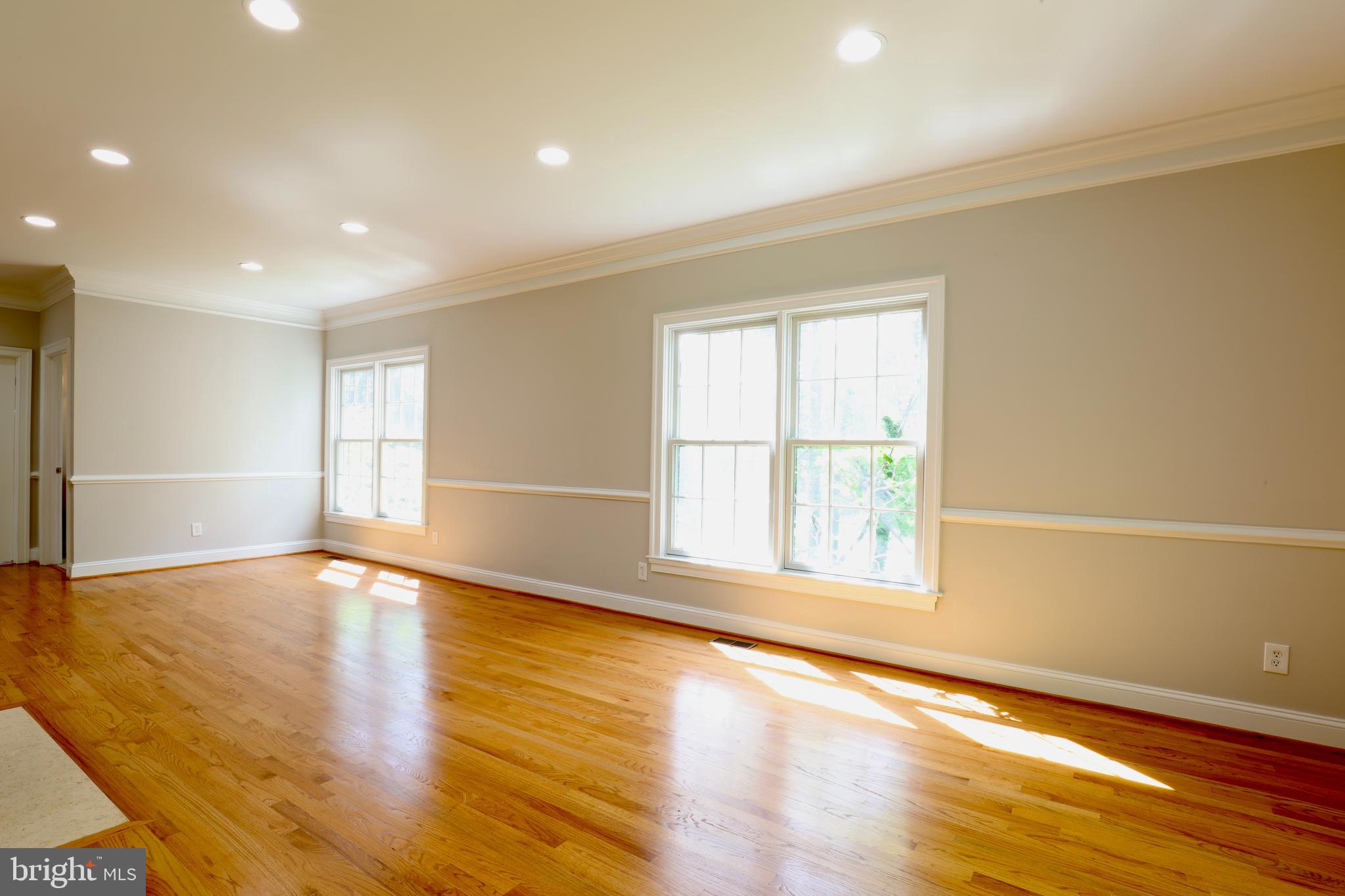 THE OAKS AT MCLEAN - Residential Lease
