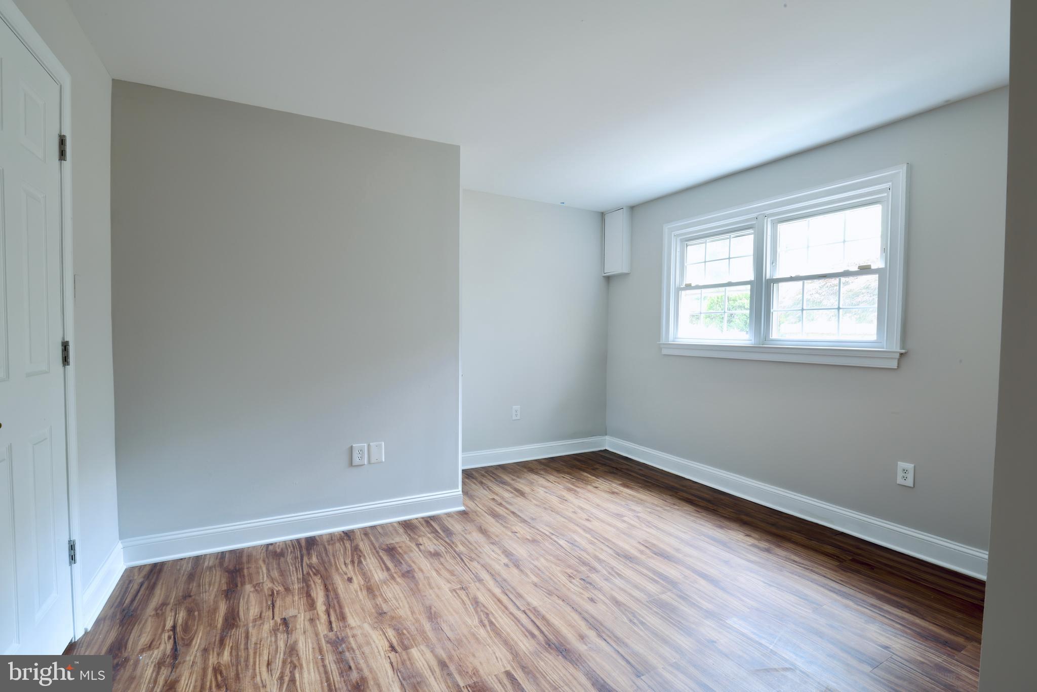 THE OAKS AT MCLEAN - Residential Lease
