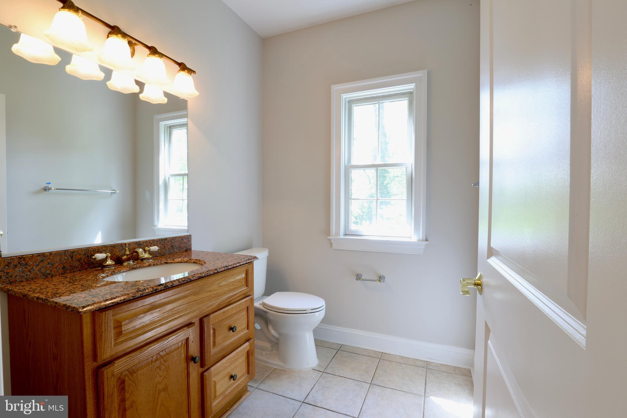 THE OAKS AT MCLEAN - Residential Lease