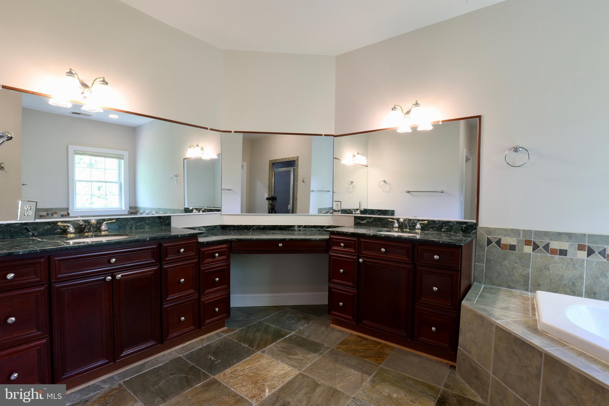 THE OAKS AT MCLEAN - Residential Lease