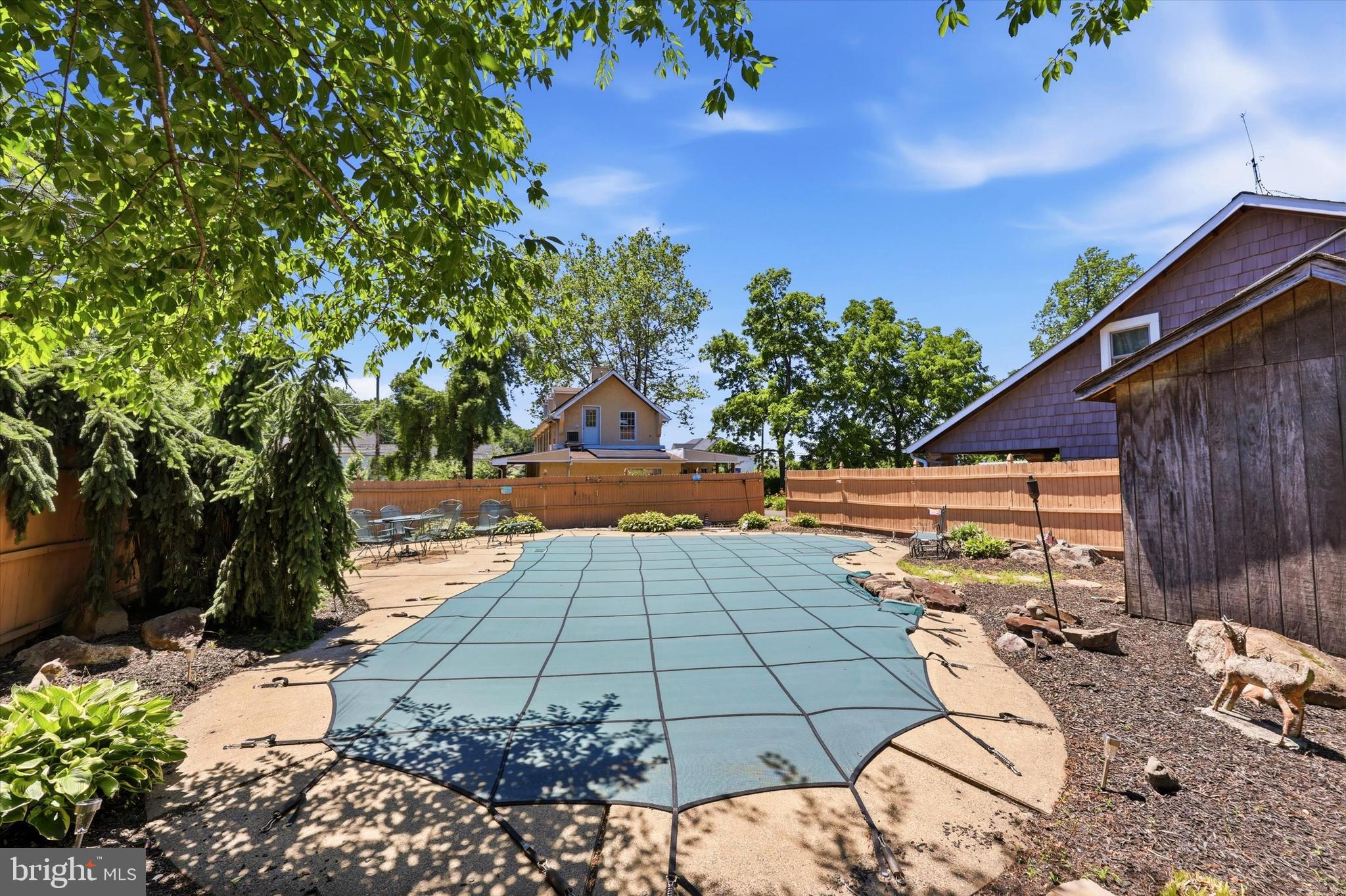 JUSTA FARMS - Residential