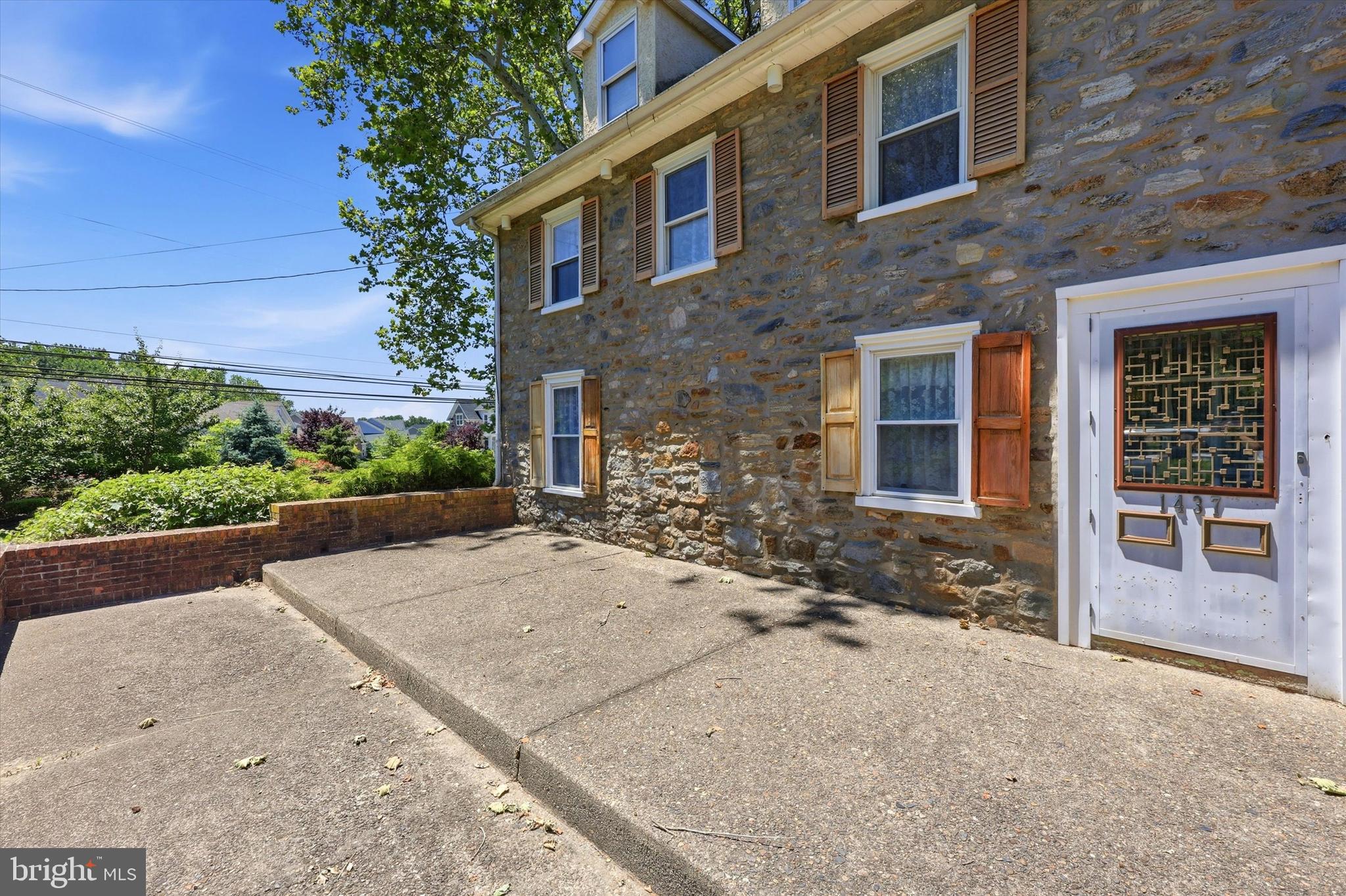 JUSTA FARMS - Residential