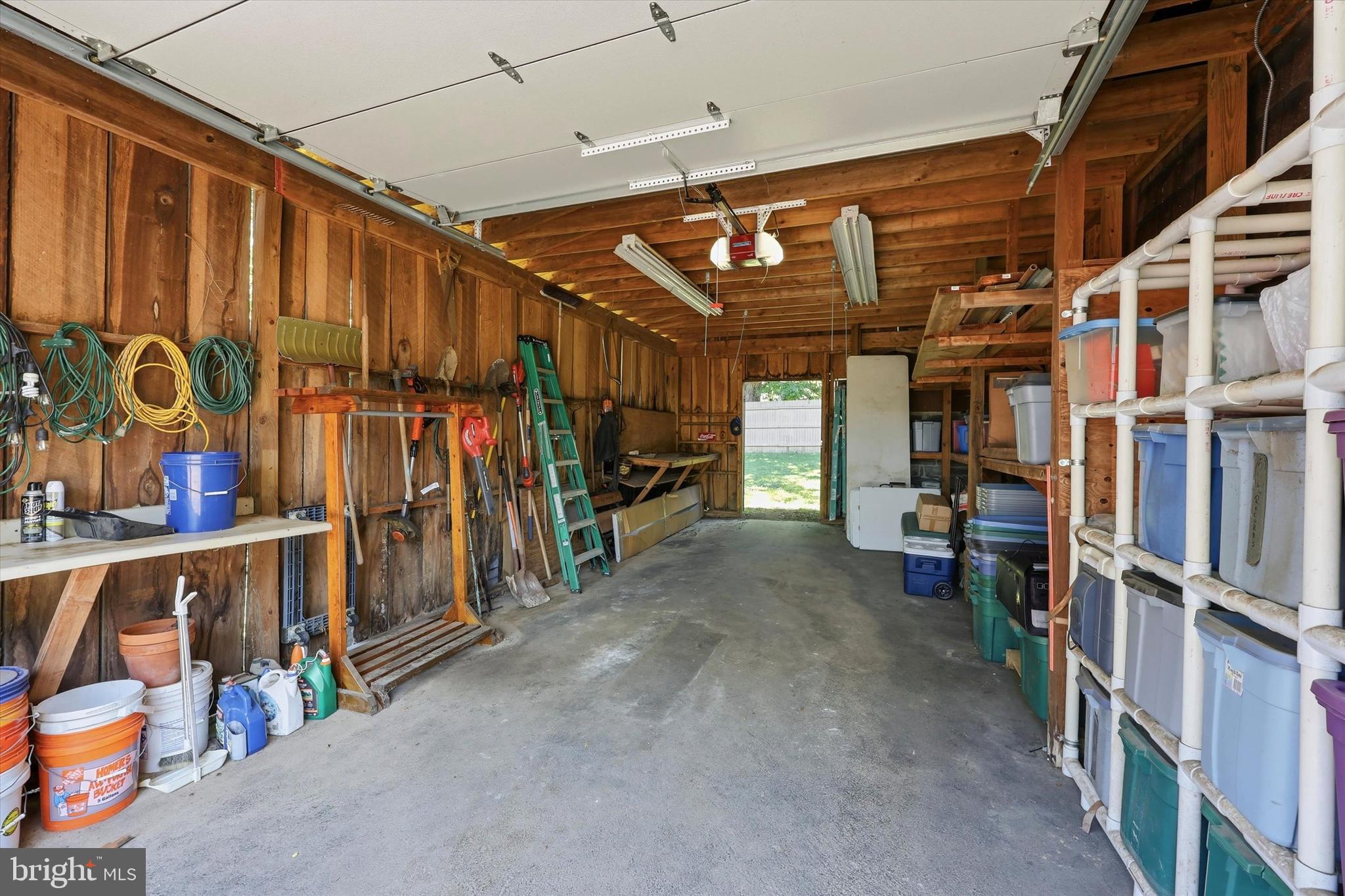 JUSTA FARMS - Residential