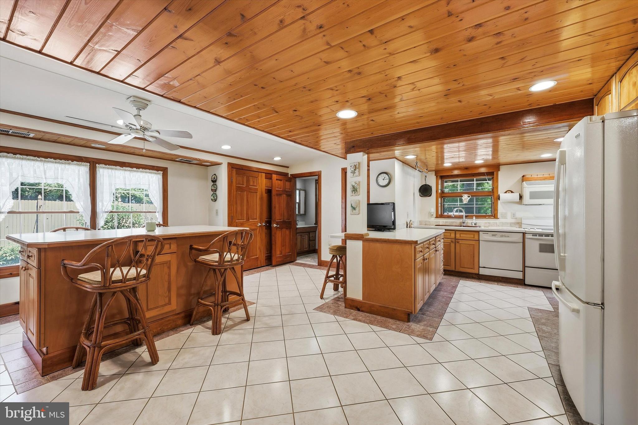JUSTA FARMS - Residential