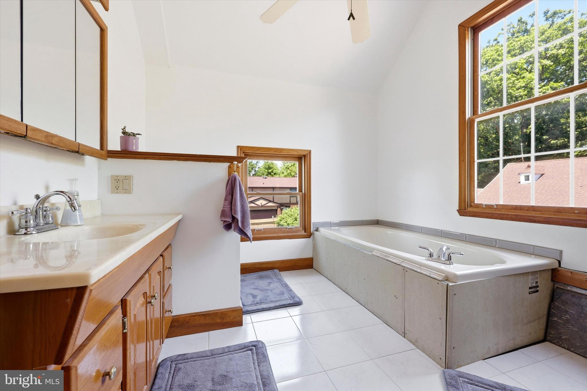 JUSTA FARMS - Residential