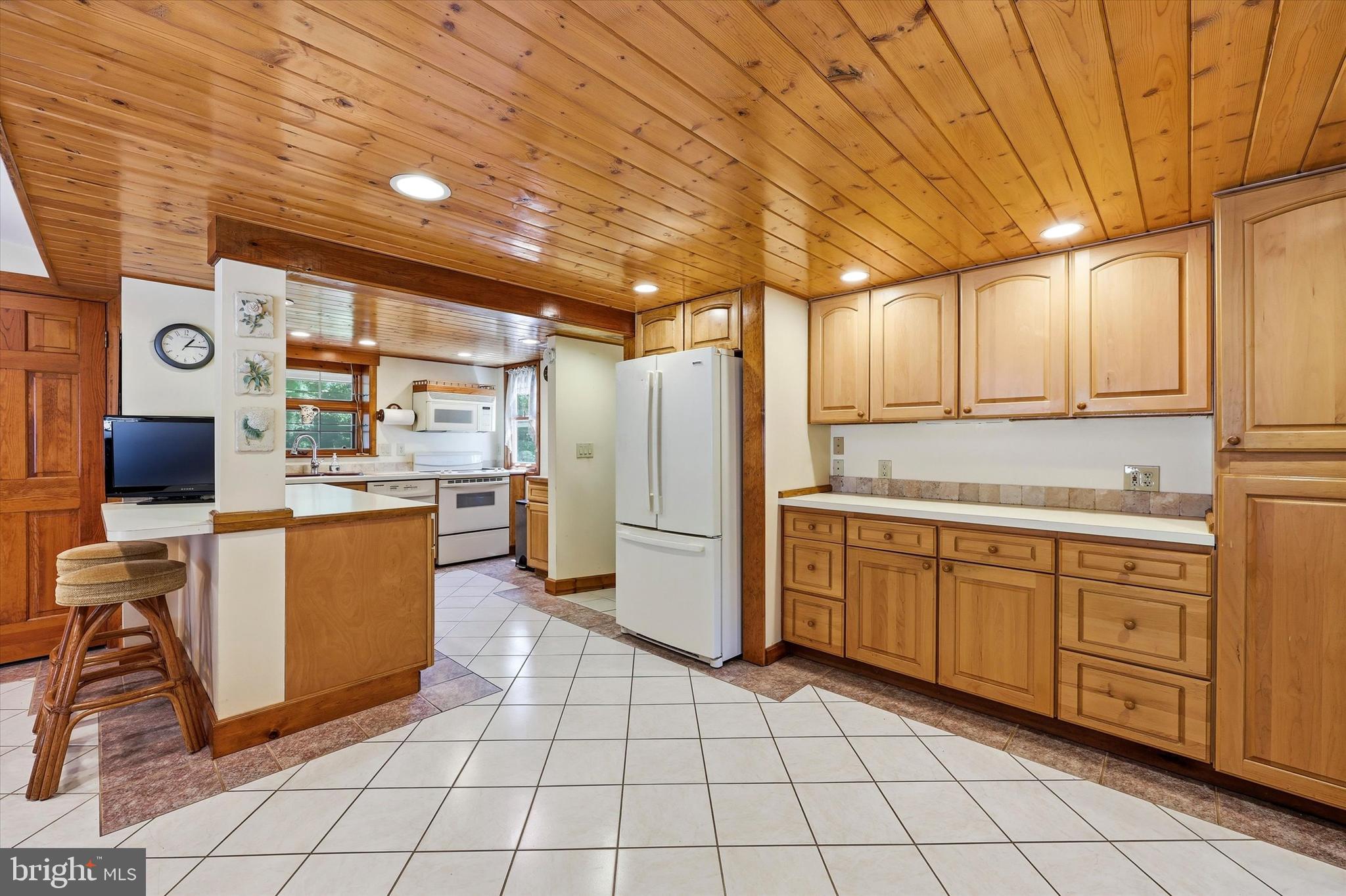 JUSTA FARMS - Residential