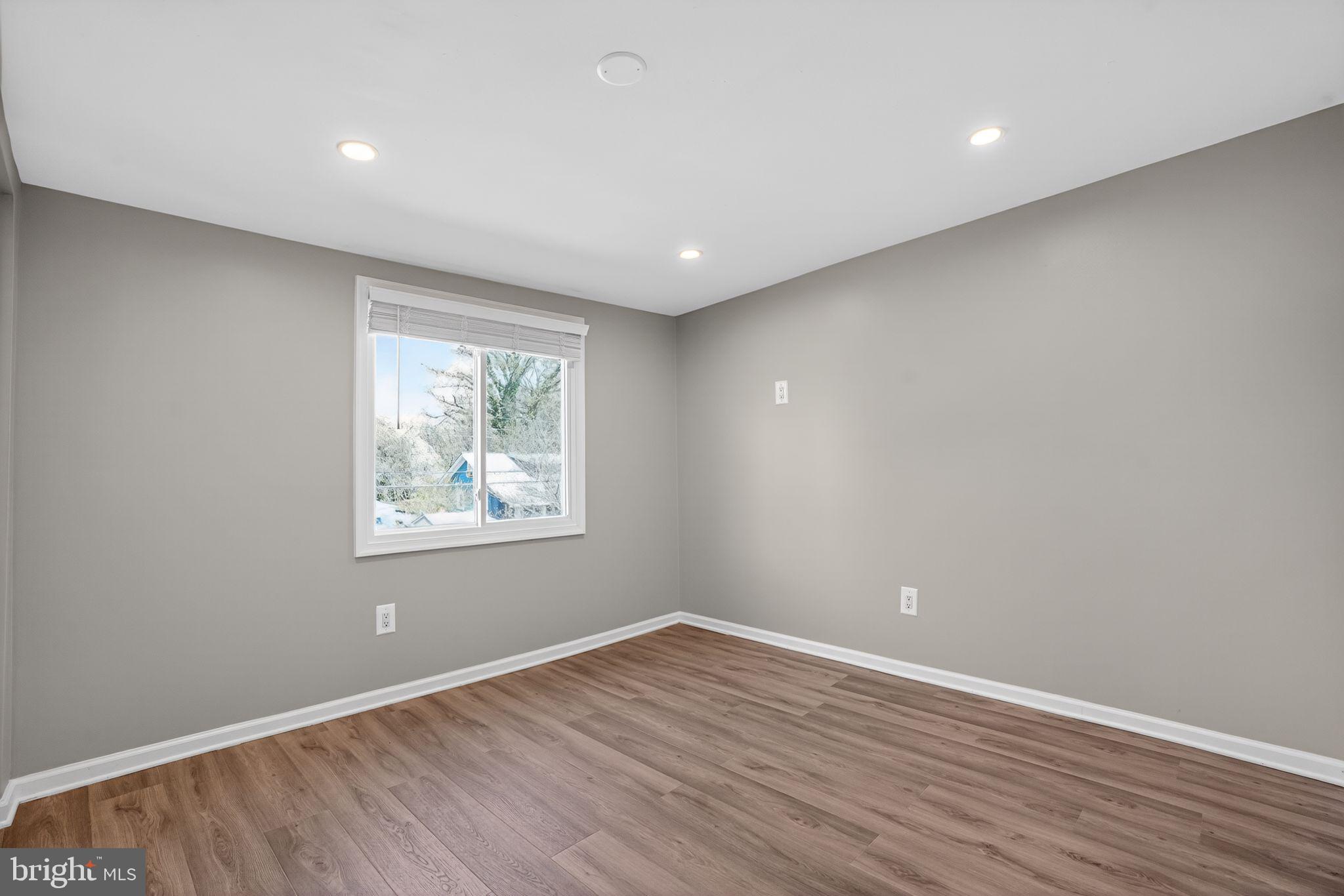 MOYERS PARK - Residential